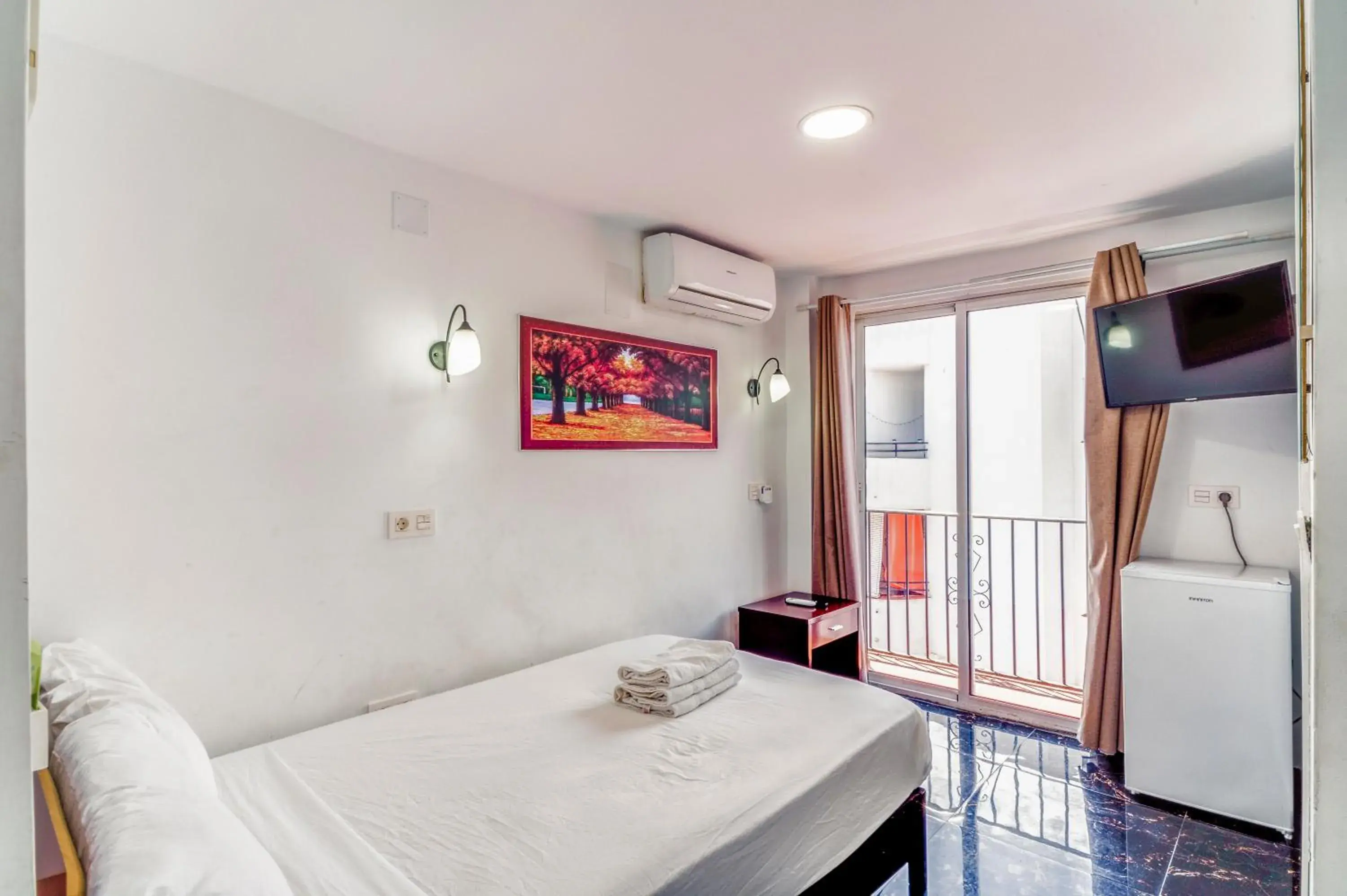 Double Room in SL Marbella Double Room in SL Marbella