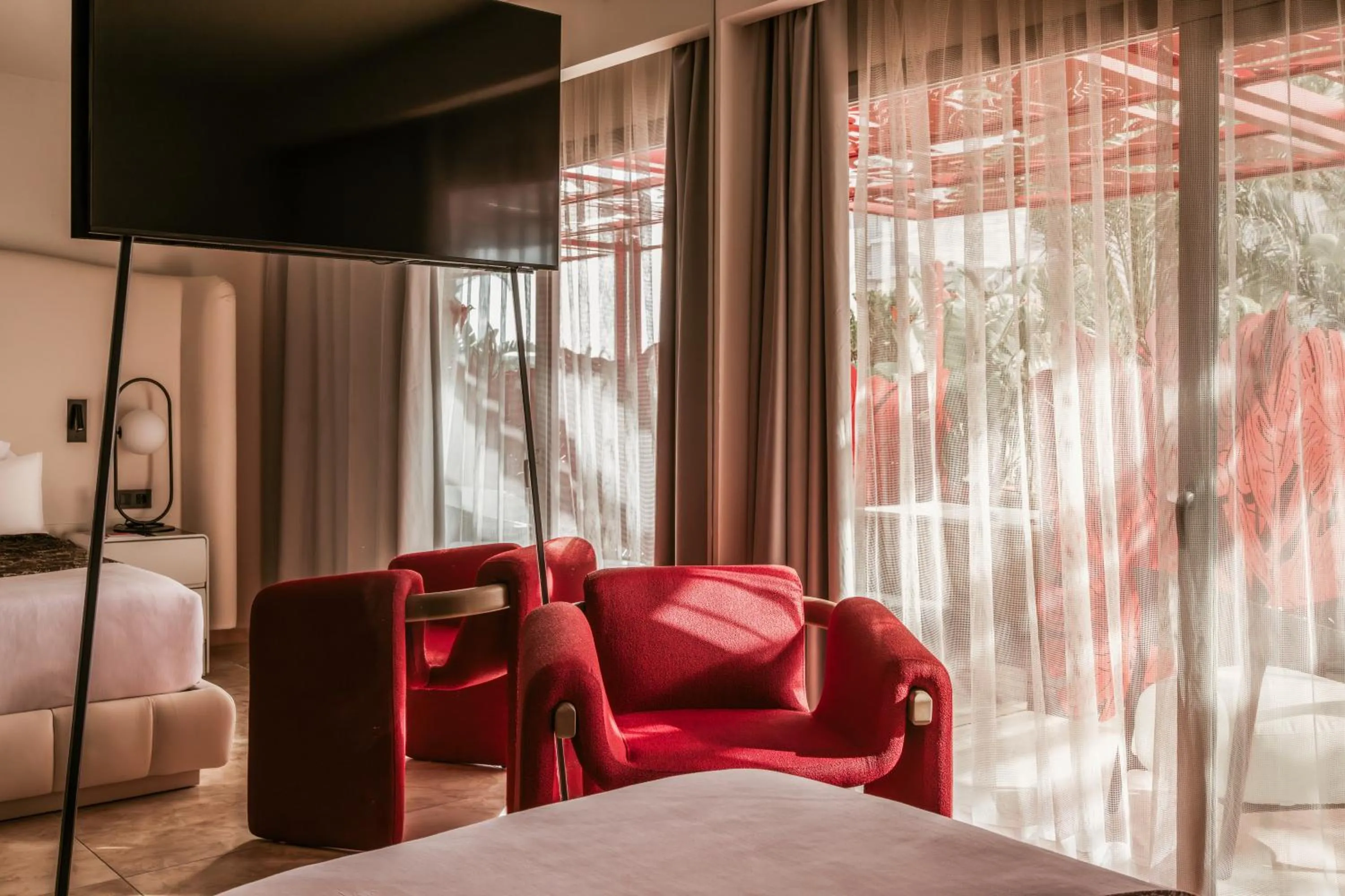Bed in The Unexpected Ibiza Hotel - Ushuaïa Club entrance included