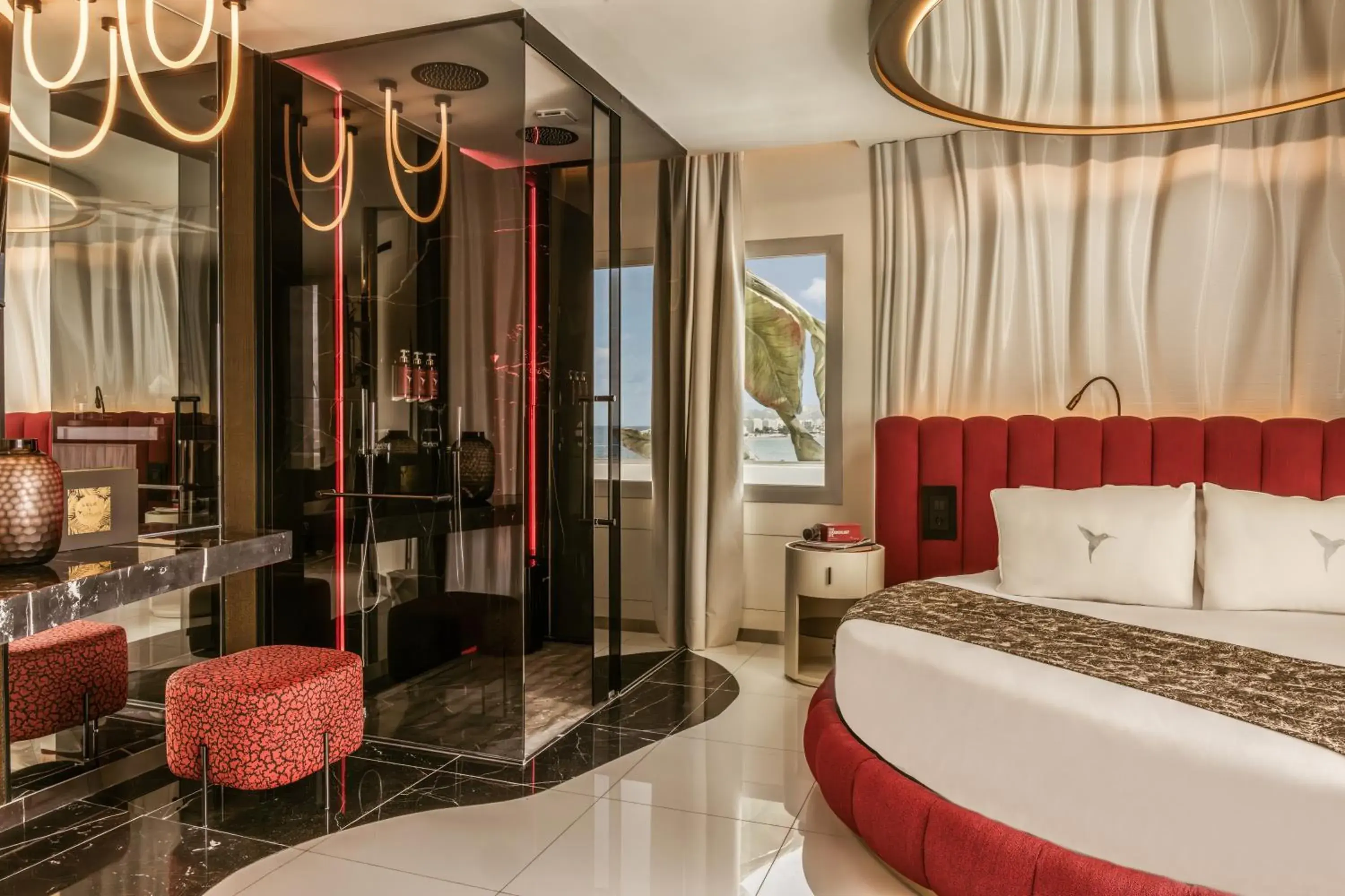 Shower, Bed in The Unexpected Ibiza Hotel - Ushuaïa Club entrance included Shower, Bed in The Unexpected Ibiza Hotel - Ushuaïa Club entrance included