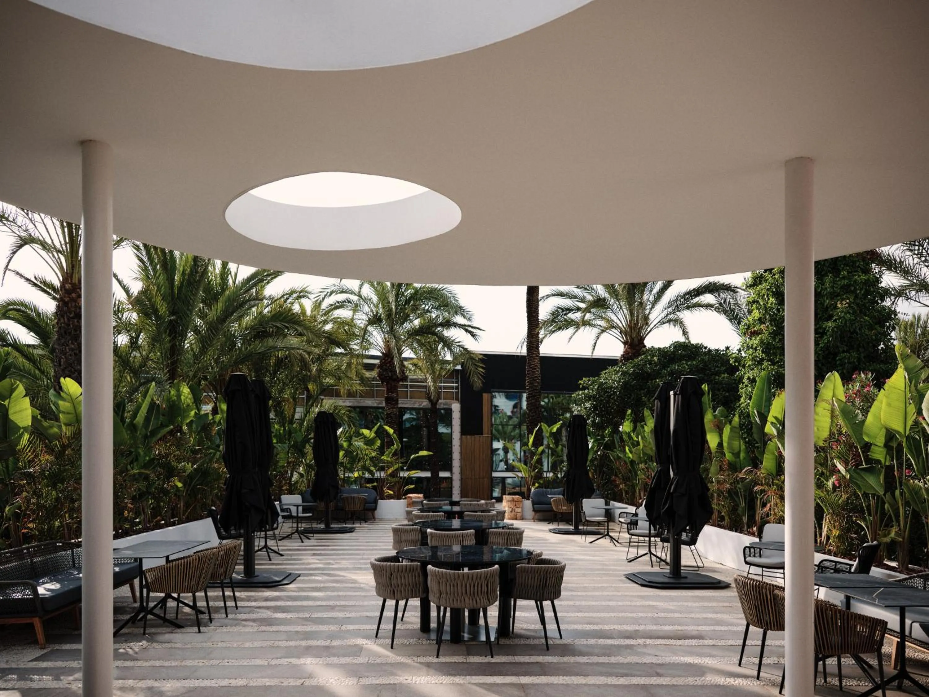 Restaurant/places to eat in The Unexpected Ibiza Hotel - Ushuaïa Club entrance included