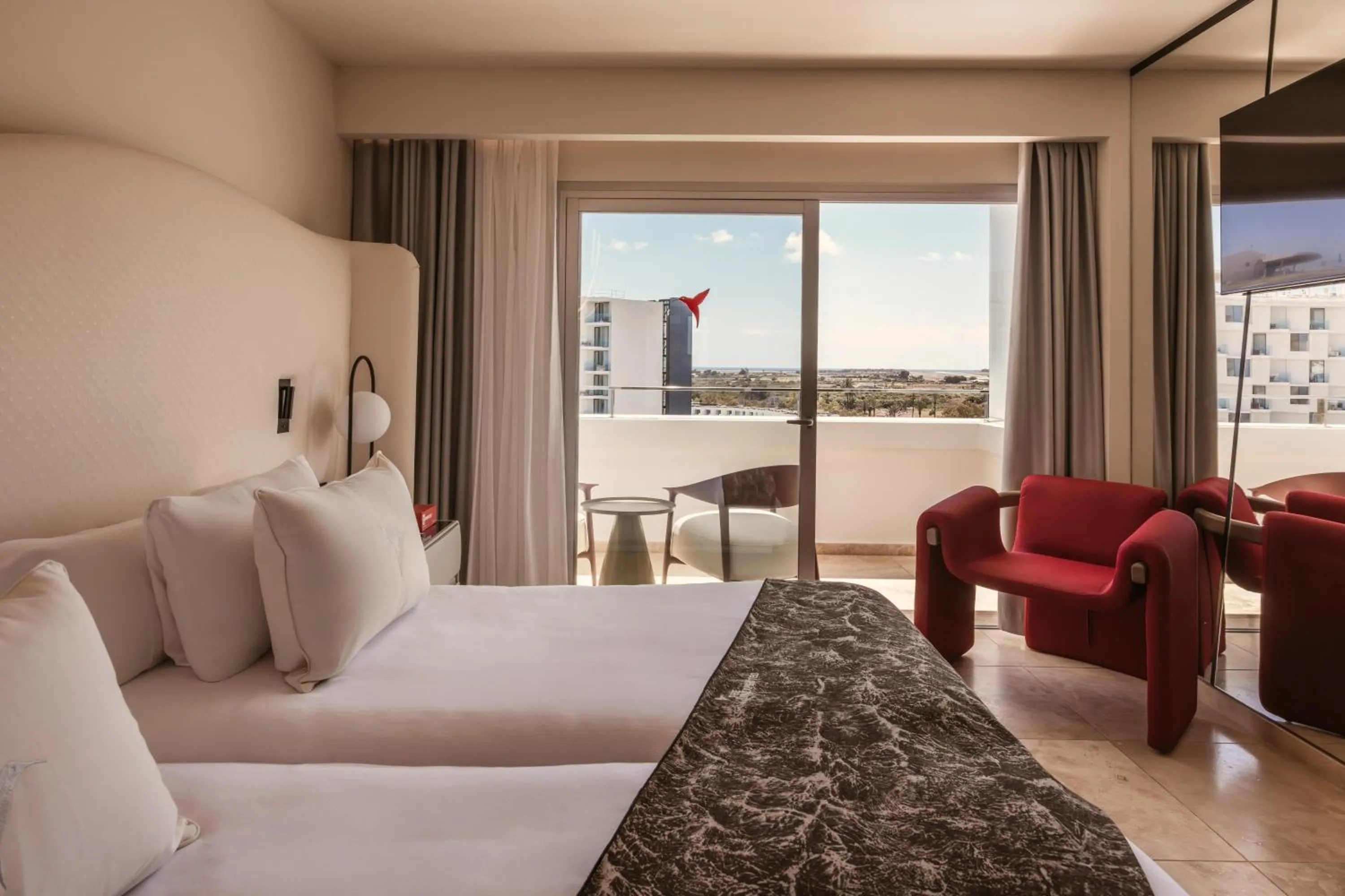 Bed in The Unexpected Ibiza Hotel - Ushuaïa Club entrance included