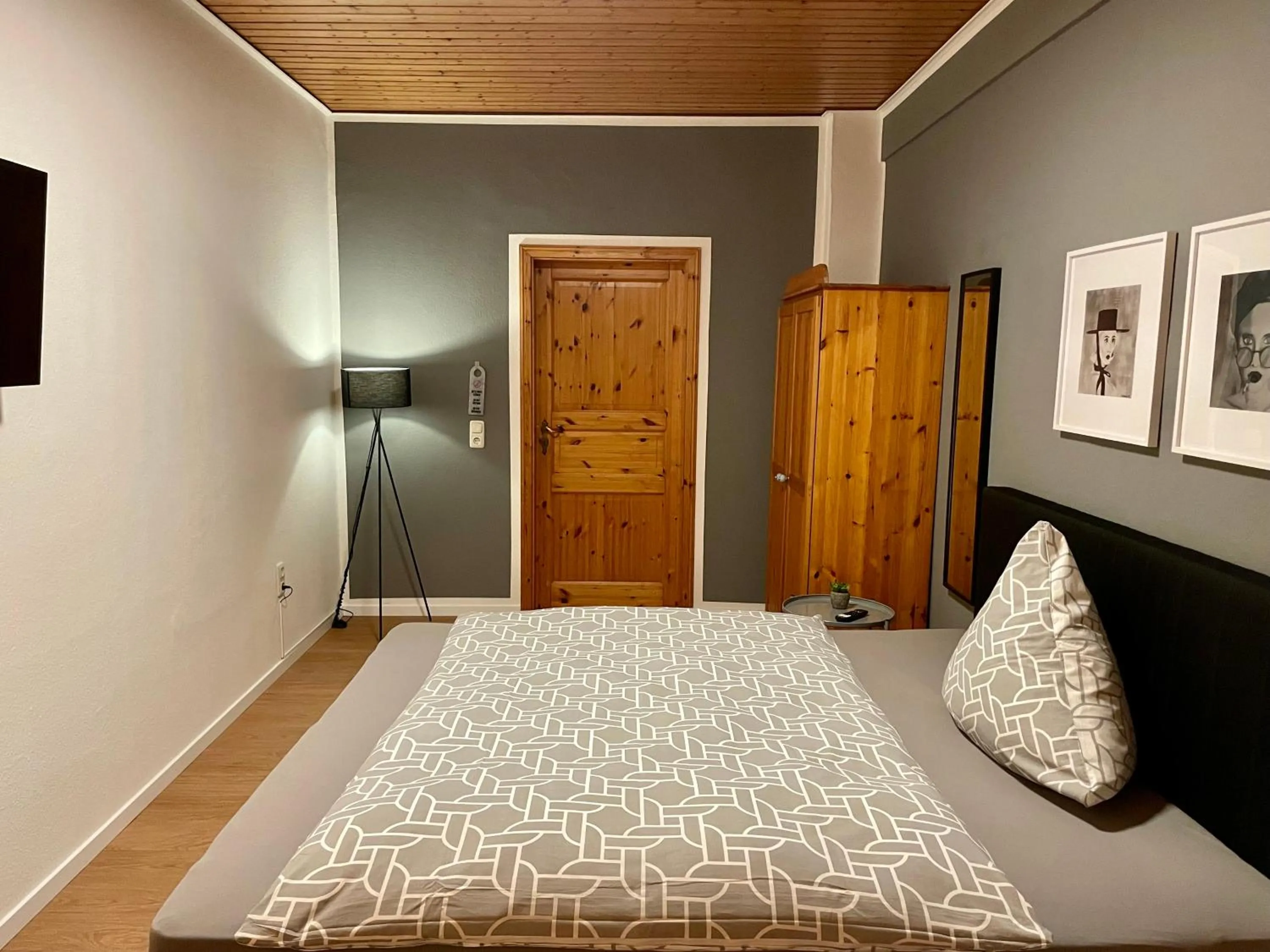 Bed in Schweier Krug