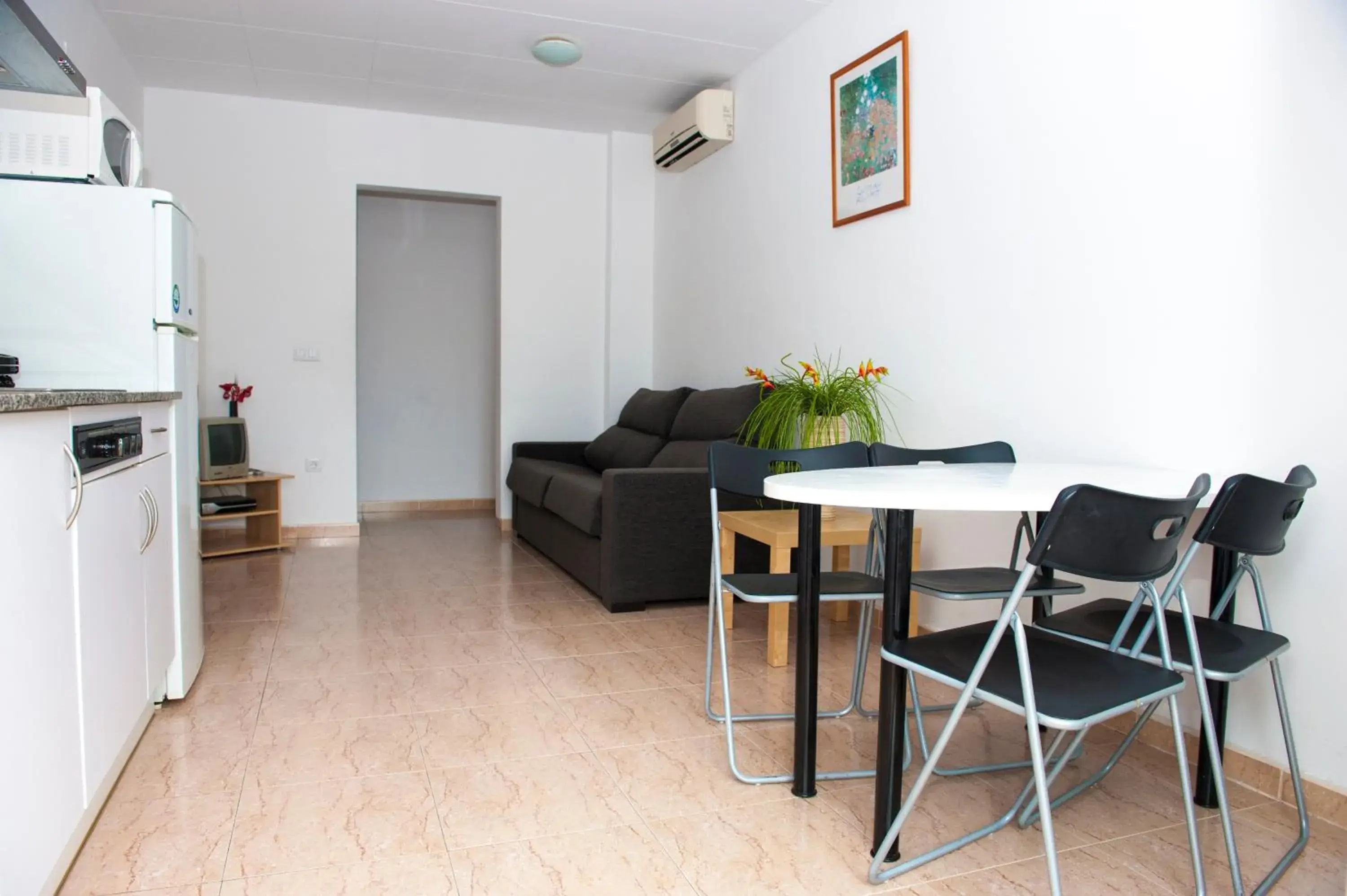 Apartment for 2-4 People in Aparthotel Iris Apartment for 2-4 People in Aparthotel Iris