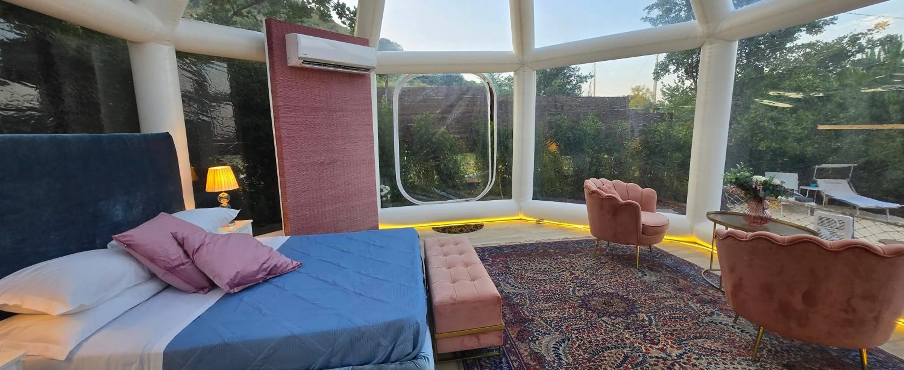 Photo of the whole room, Bed in Bubble Glamping Sicily
