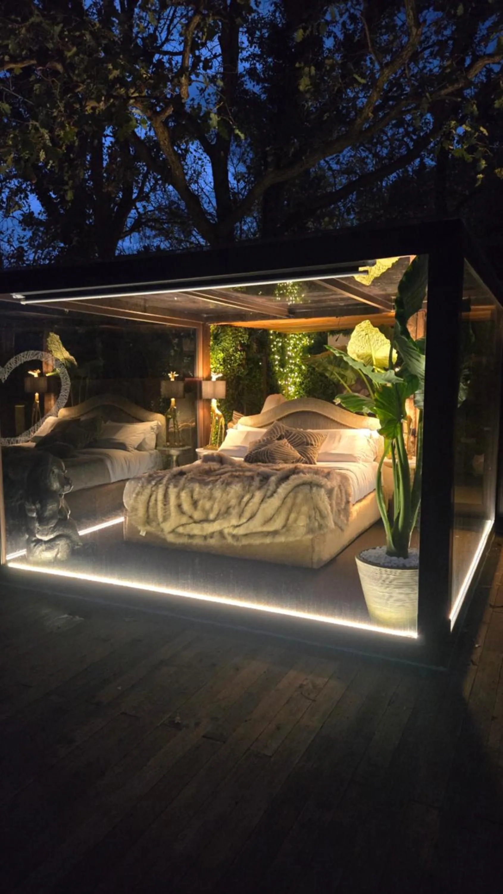 Photo of the whole room, Bed in Bubble Glamping Sicily