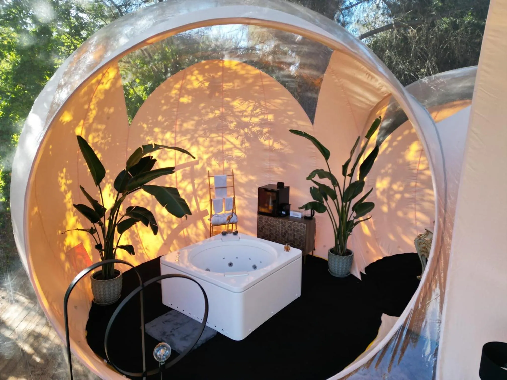 Hot Tub in Bubble Glamping Sicily