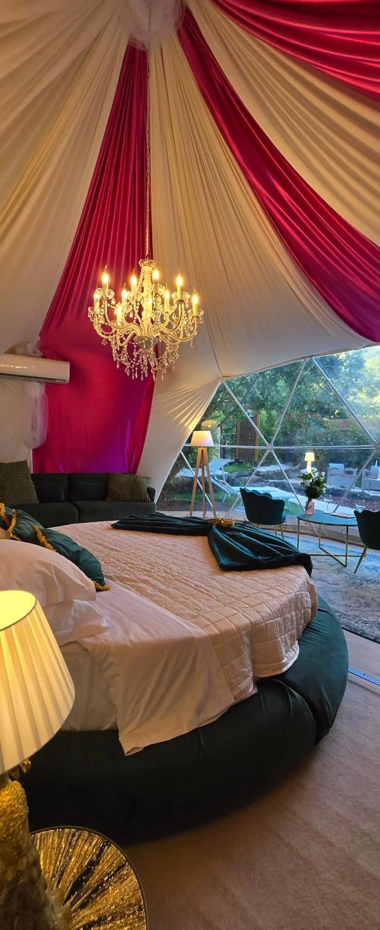 Property building, Bed in Bubble Glamping Sicily