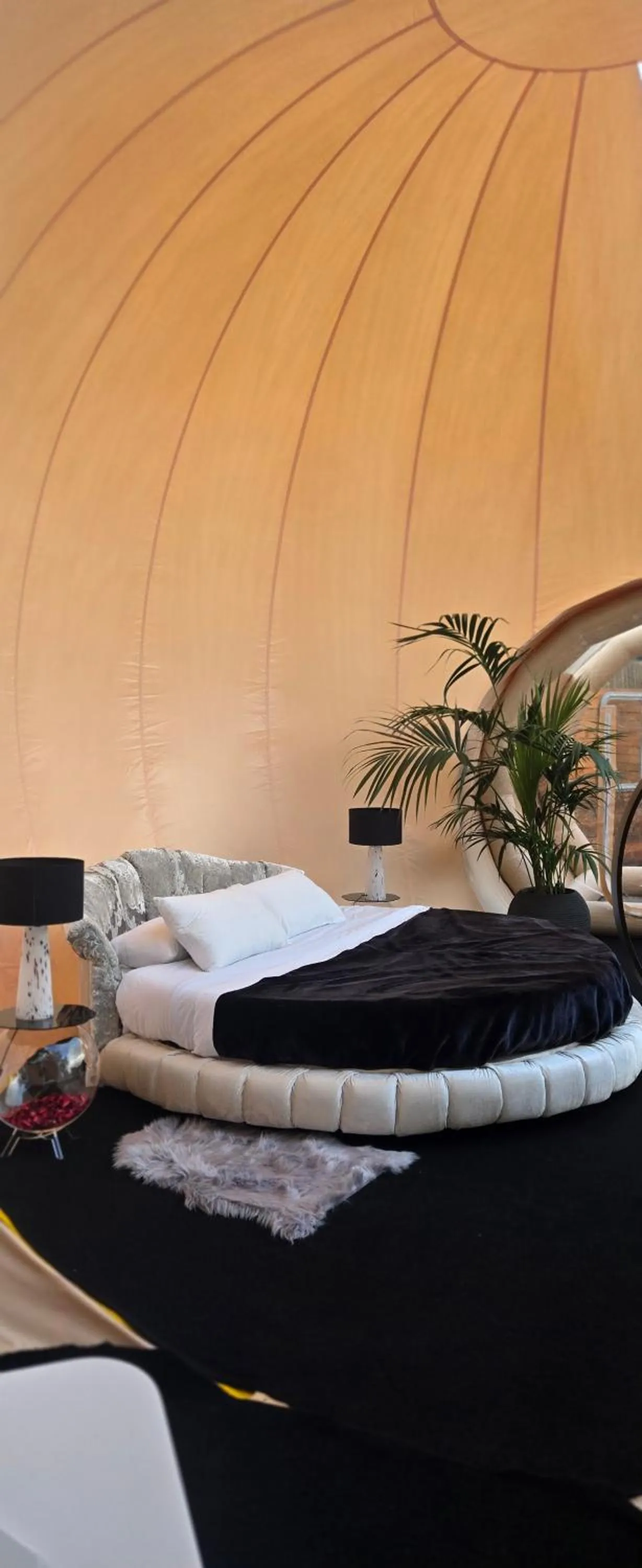 Bed in Bubble Glamping Sicily