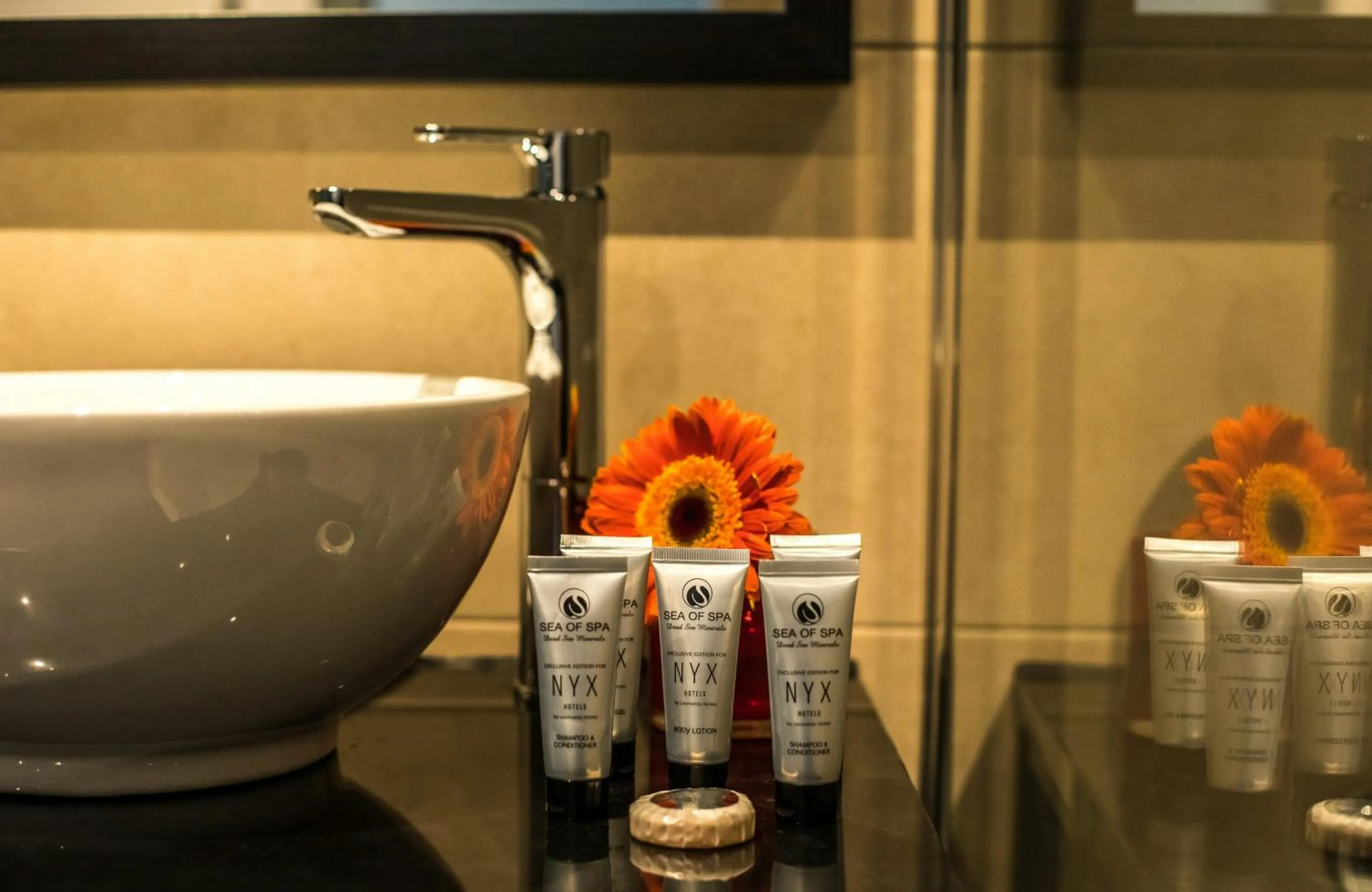 Photo of the whole room in NYX Hotel Madrid by Leonardo Hotels