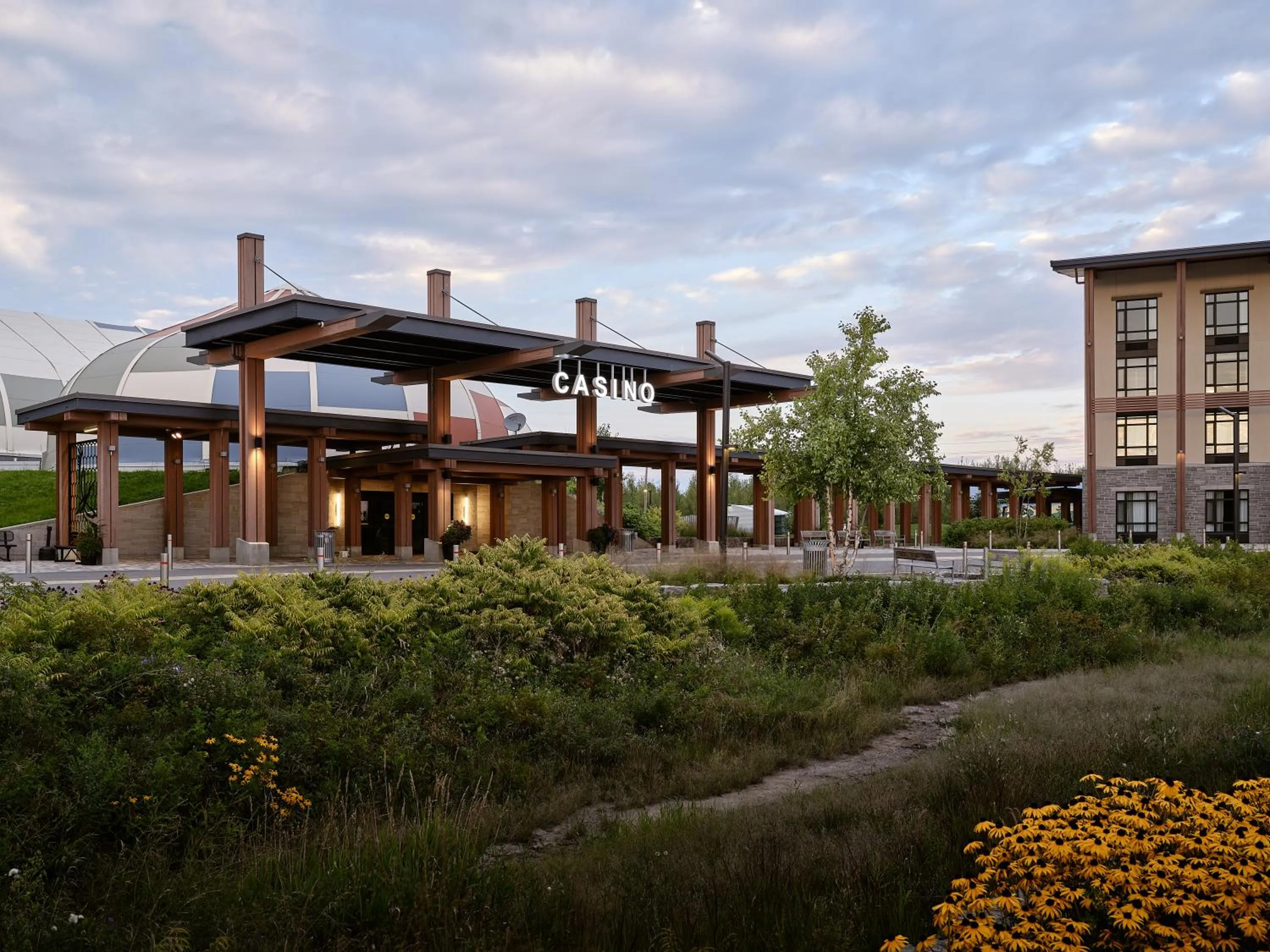 Facade/entrance in Great Blue Heron Hotel