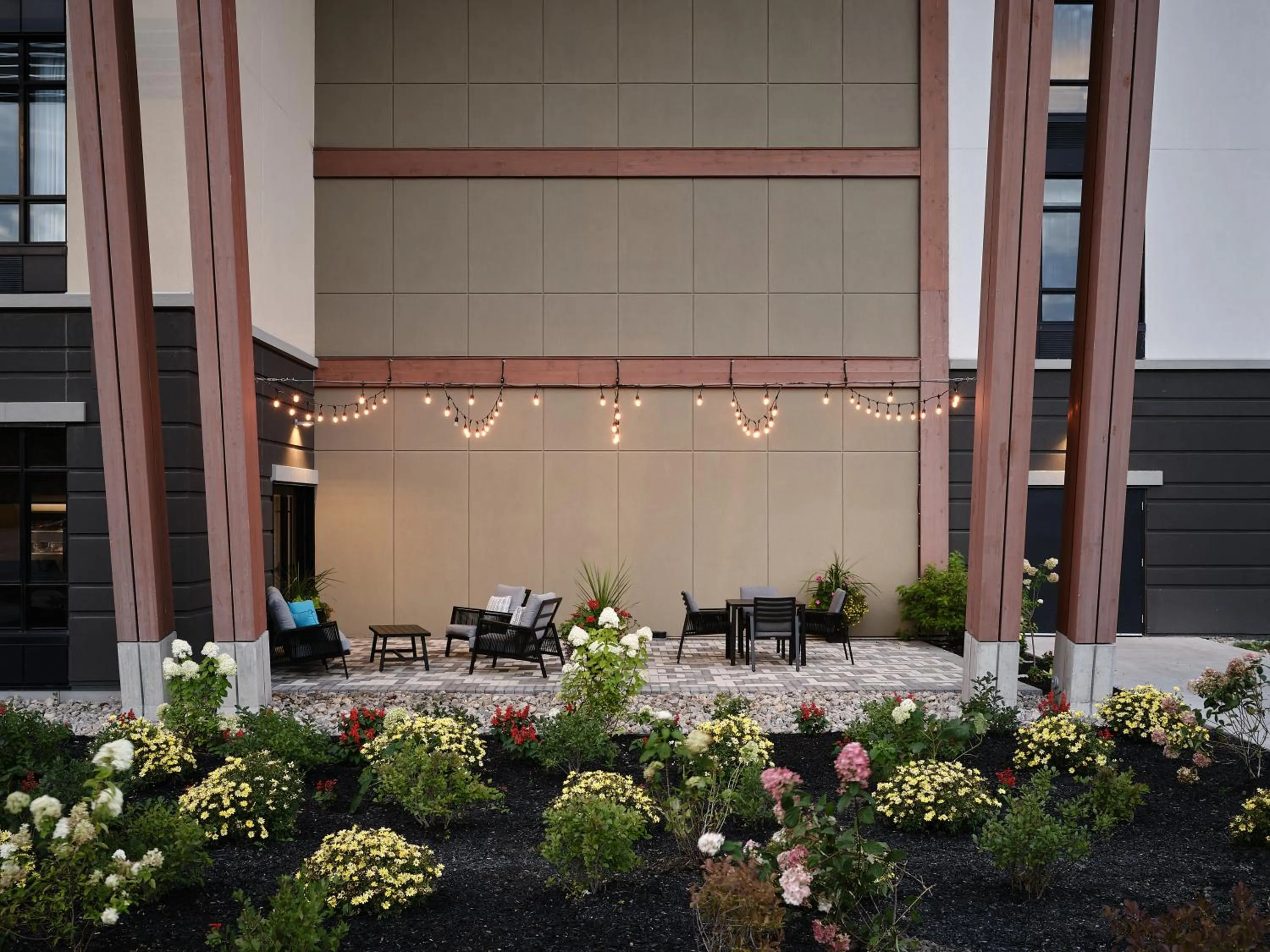 Patio in Great Blue Heron Hotel