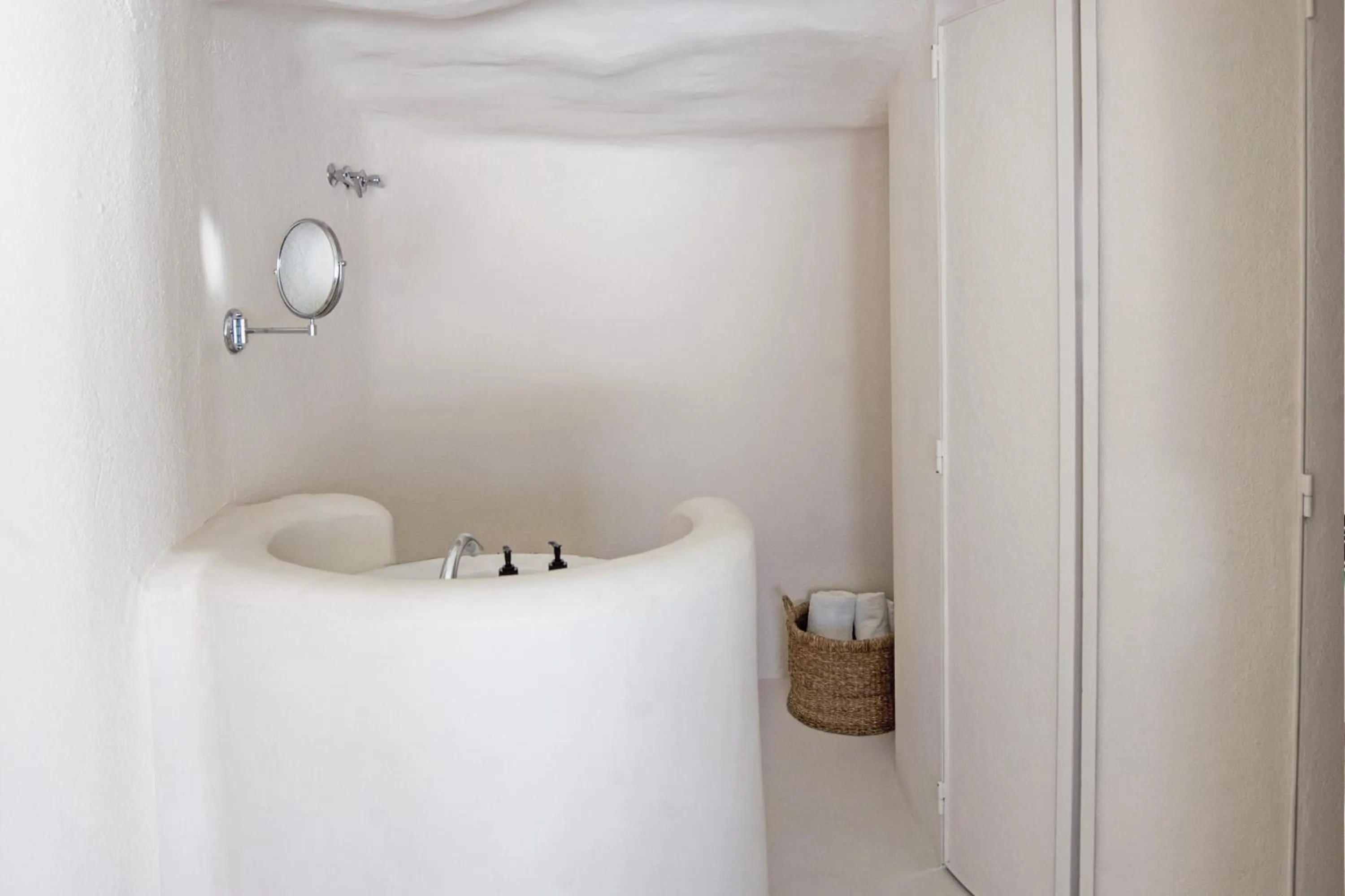 Bathroom in Hotel Isabella's Llafranc