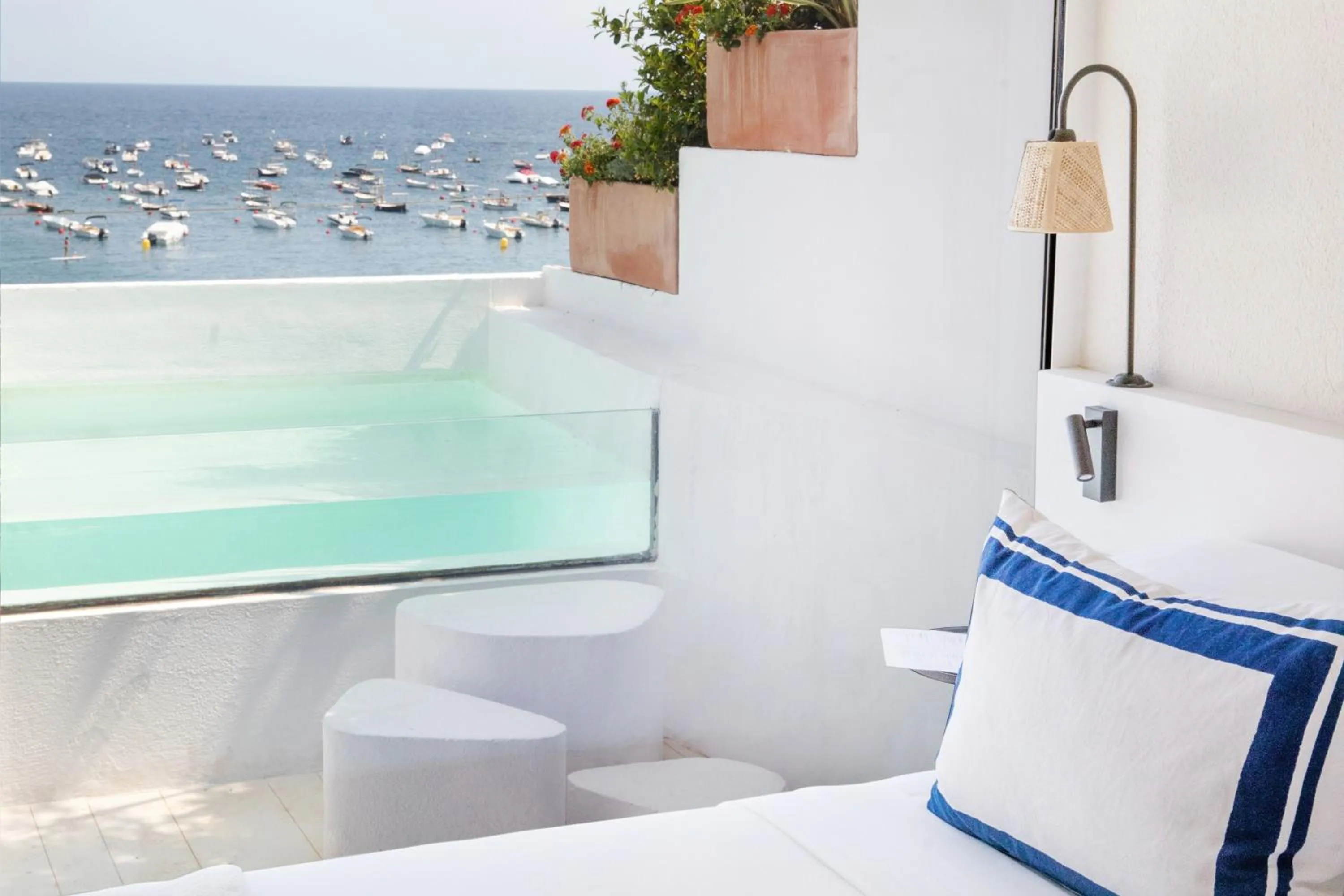 Decorative detail, Bed in Hotel Isabella's Llafranc