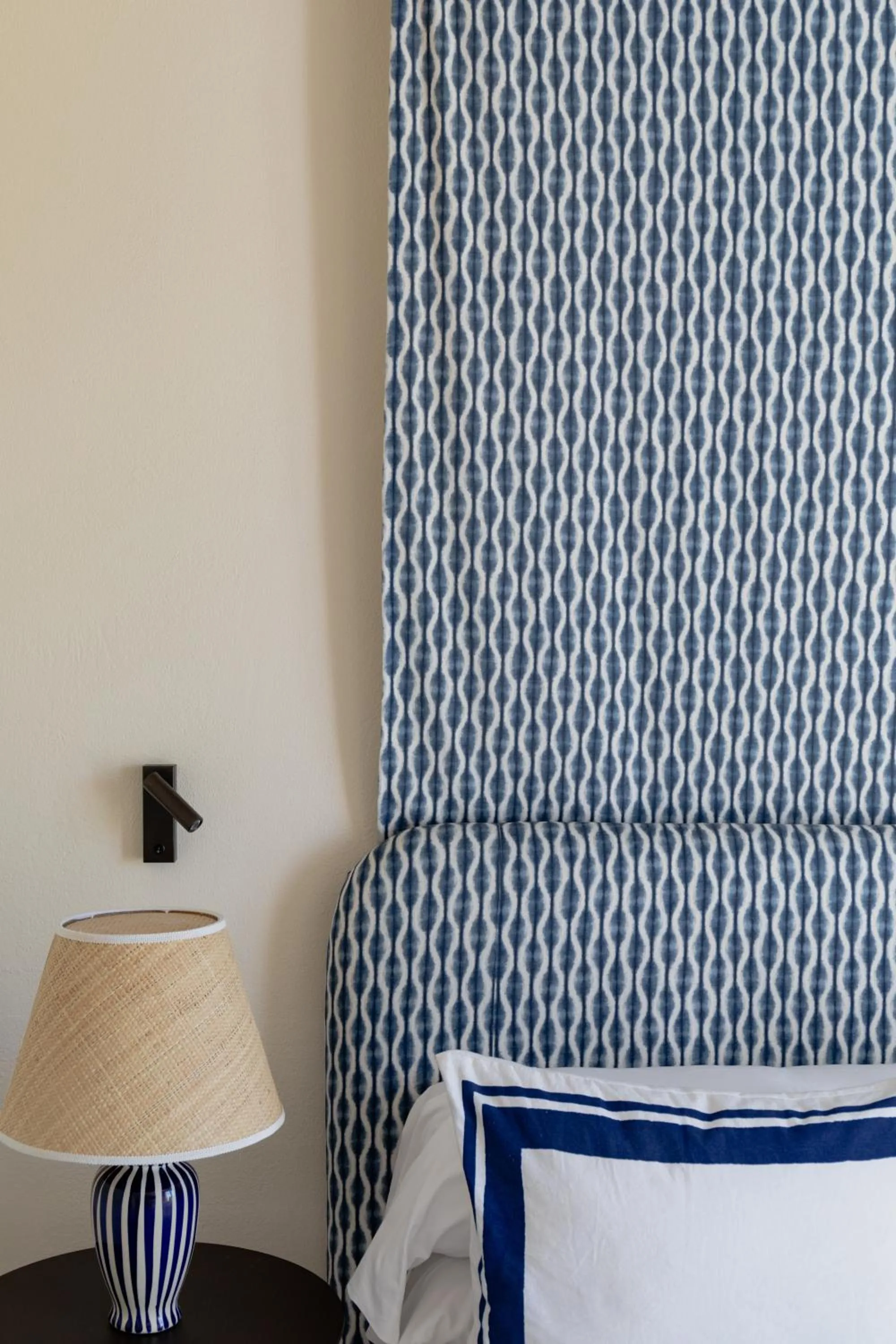 Bedroom, Bed in Hotel Isabella's Llafranc