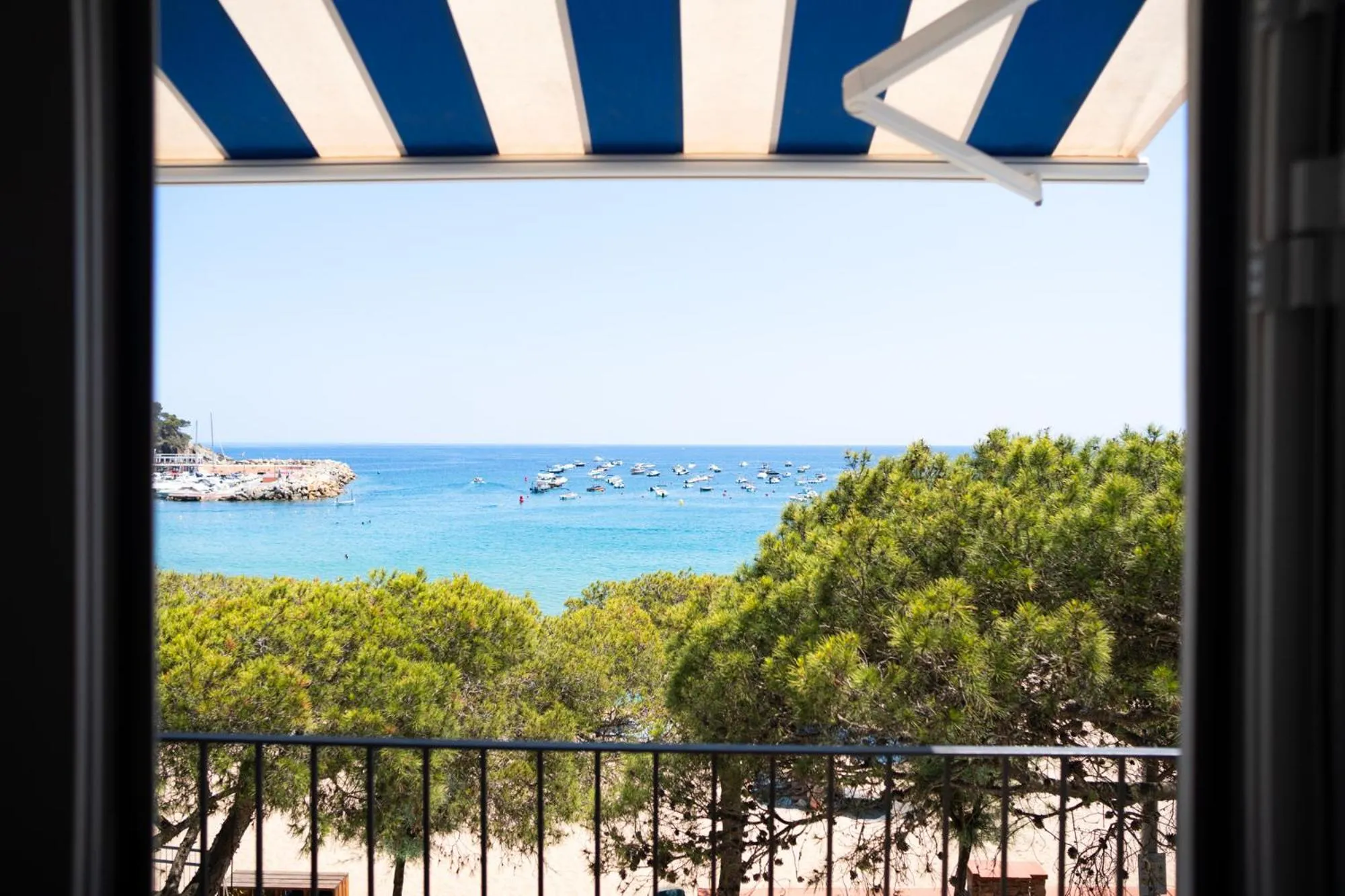 Balcony/Terrace in Hotel Isabella's Llafranc