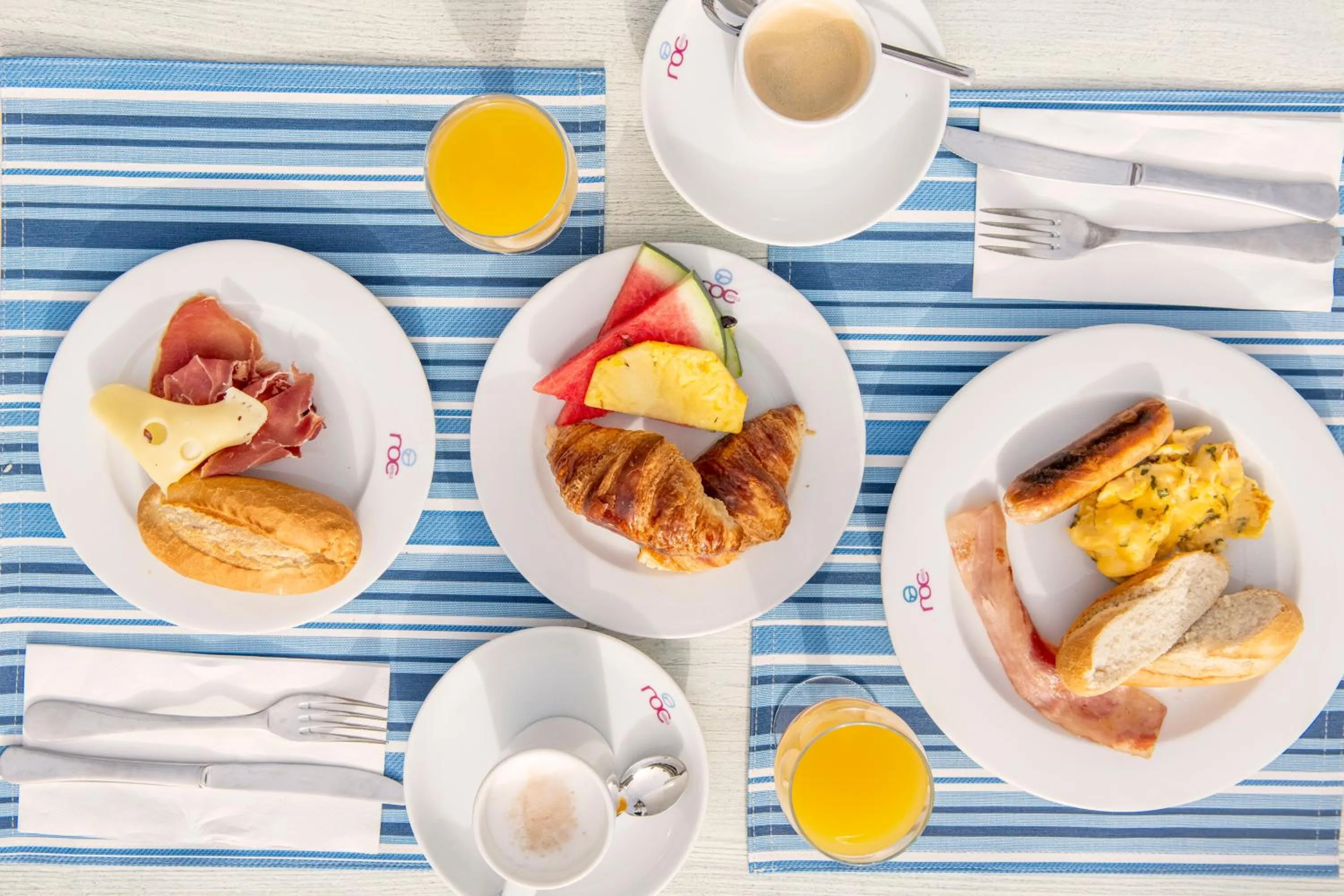 Buffet breakfast in Roc Portonova Apartaments