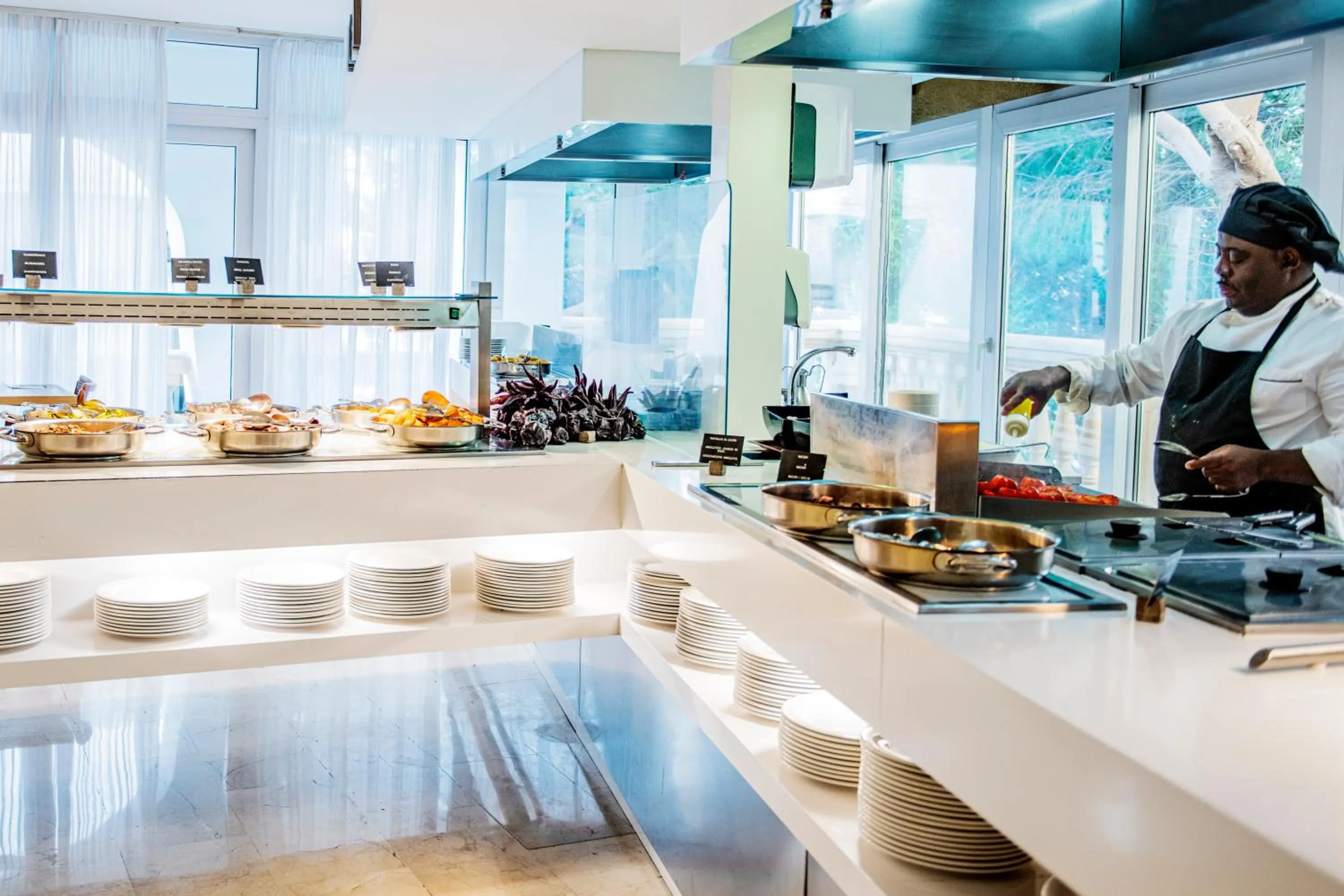 Restaurant/places to eat in Hotel ROC Illetas & SPA