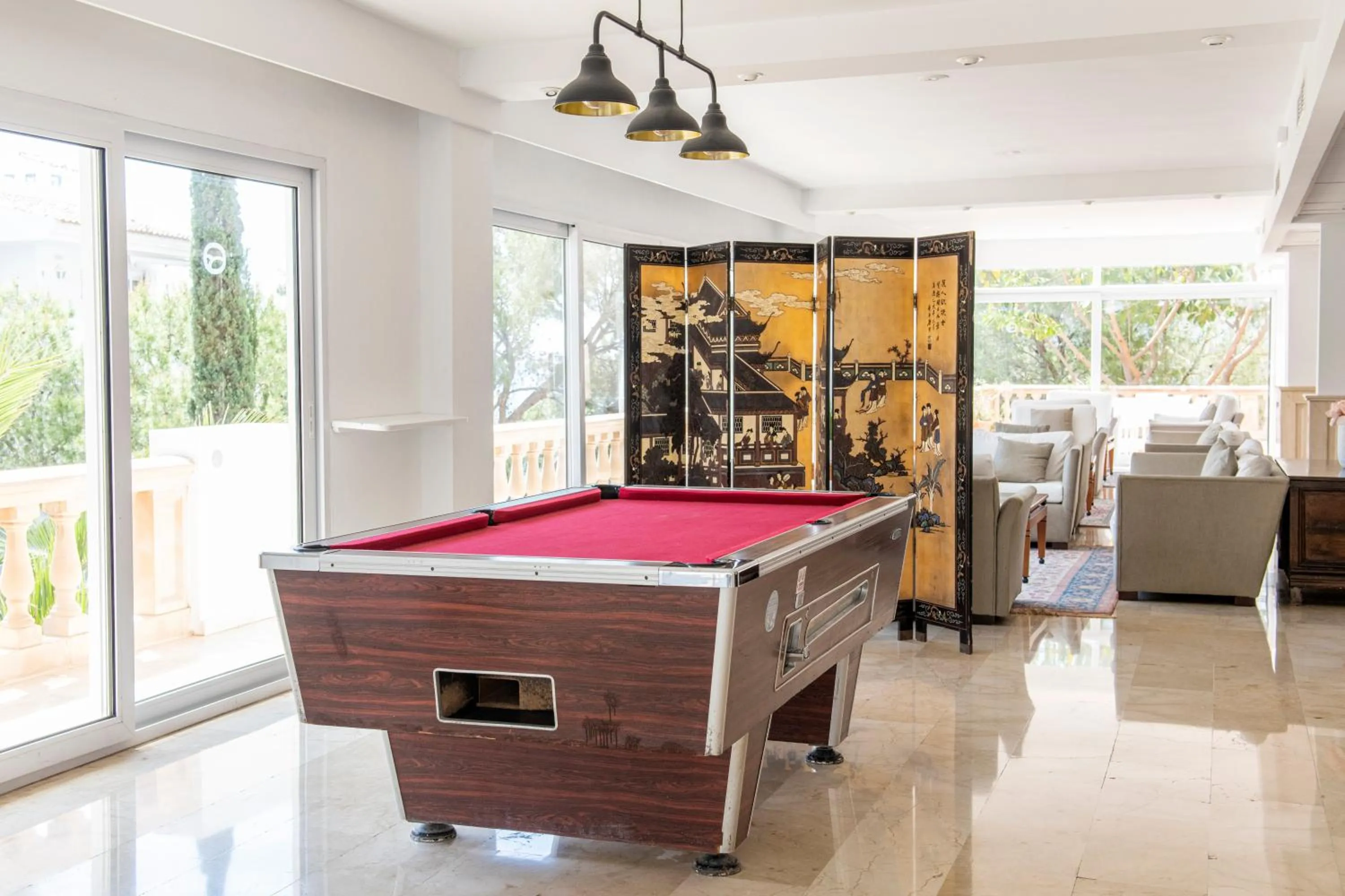 Communal lounge/ TV room in Hotel ROC Illetas & SPA