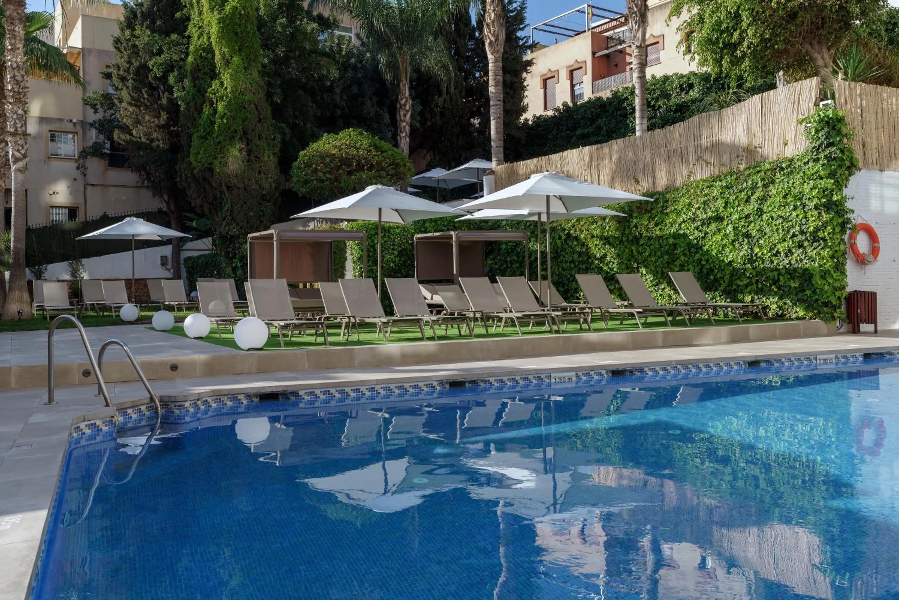 Swimming pool in Hotel Costa Málaga - Adults Recommended - by Pierre & Vacances