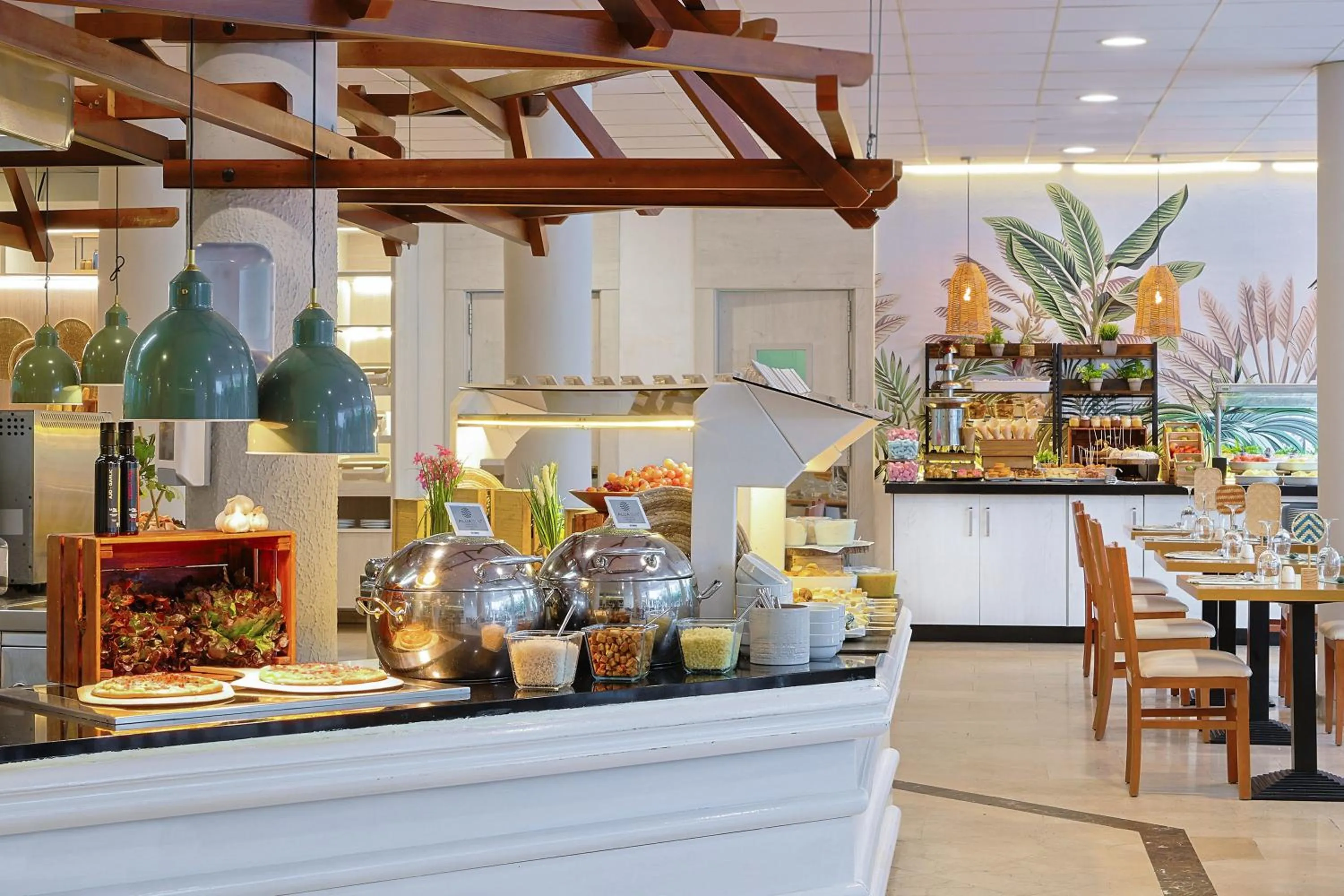 Restaurant/places to eat in Aluasun Lago Rojo - Adults recommended