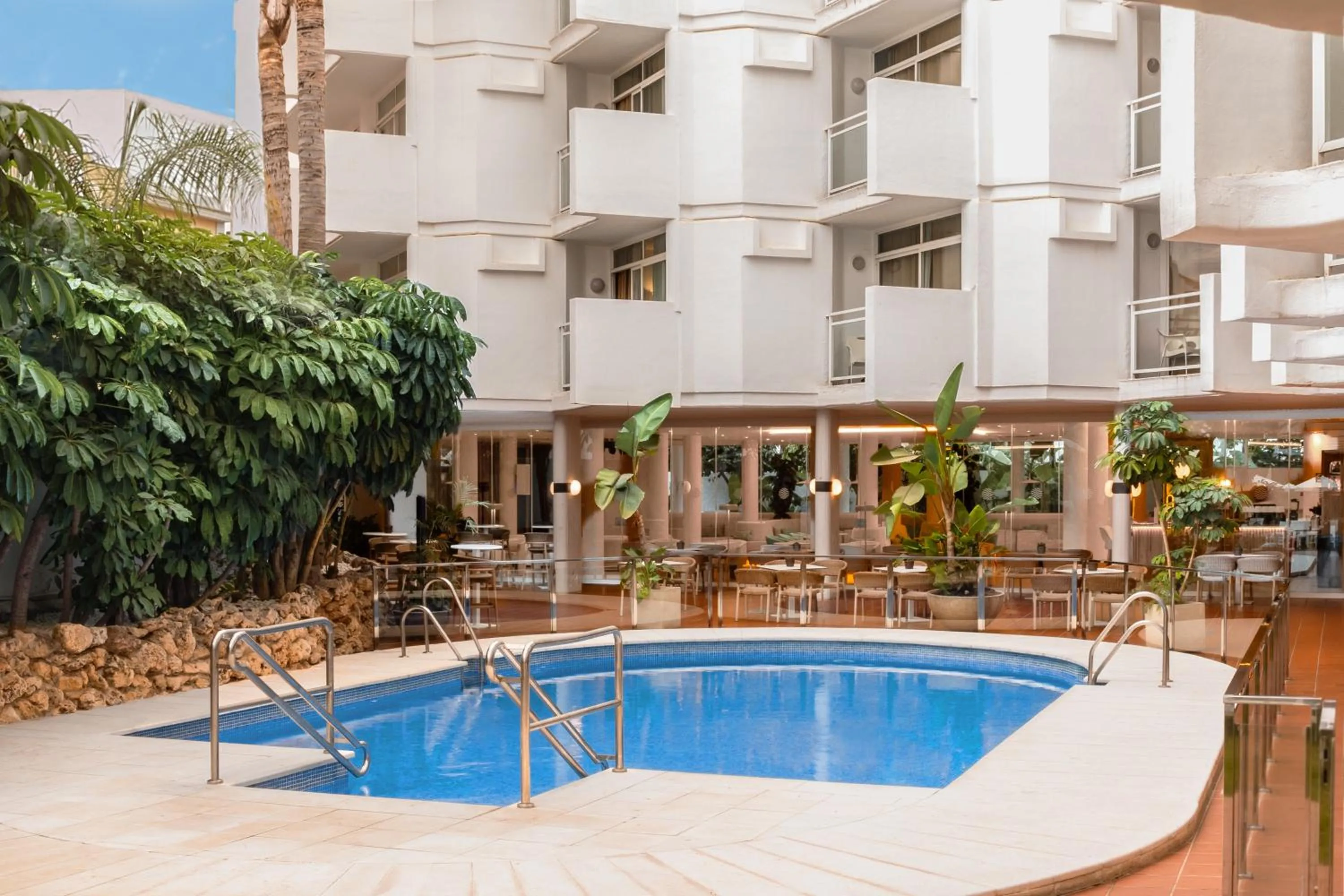 Swimming pool in Aluasun Lago Rojo - Adults recommended