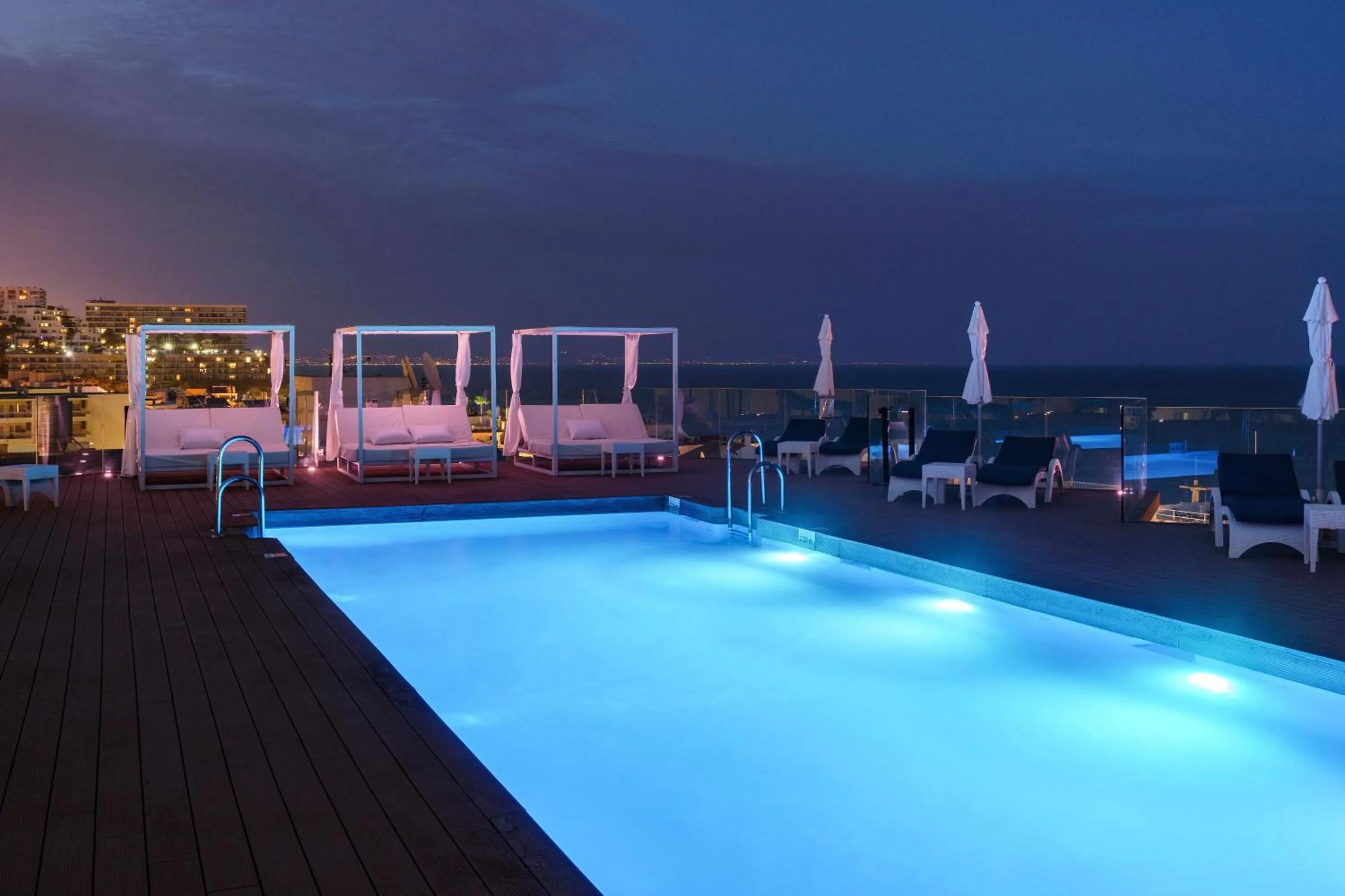 Swimming pool in Aluasun Lago Rojo - Adults recommended