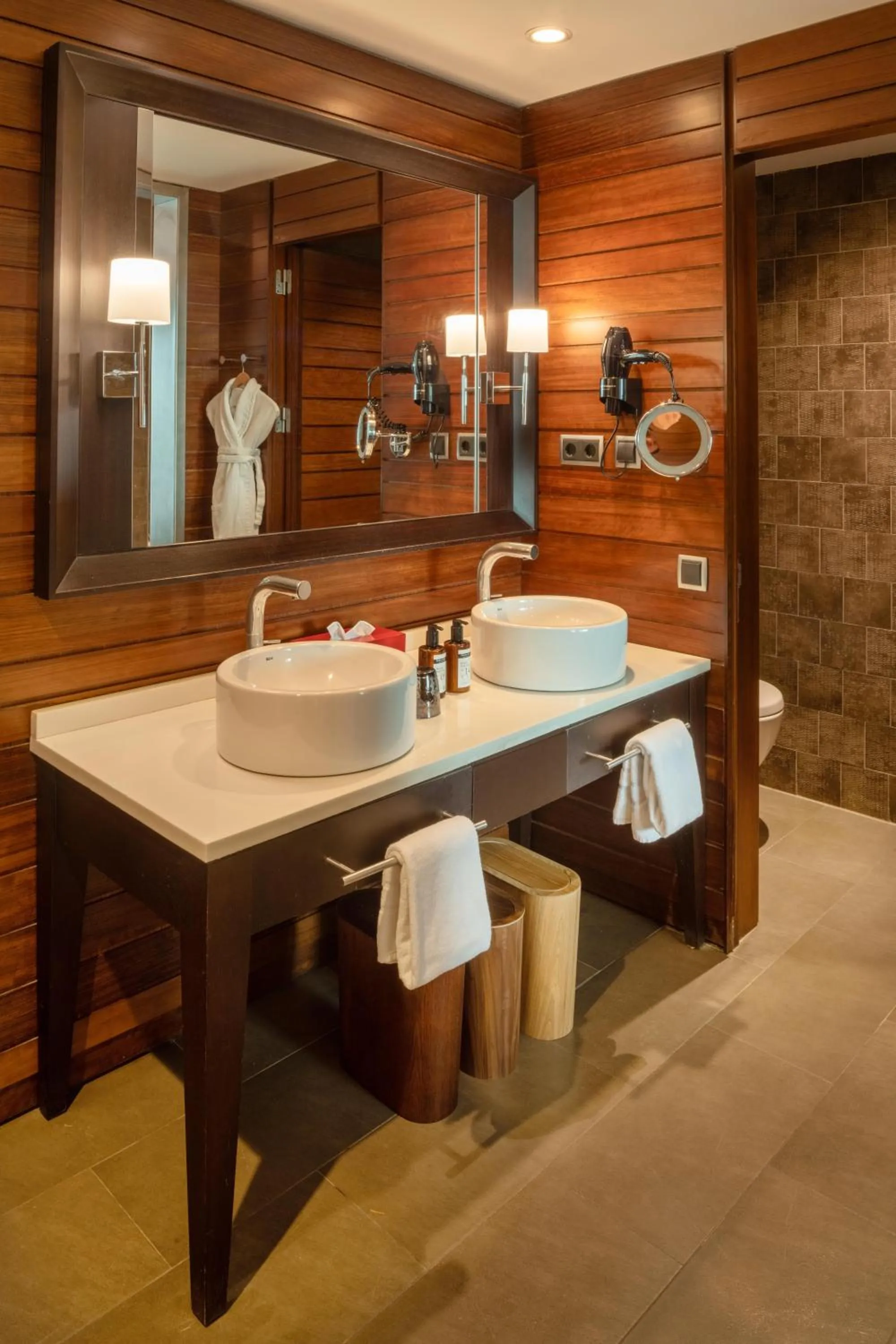 Toilet in Salobre Hotel Resort & Serenity