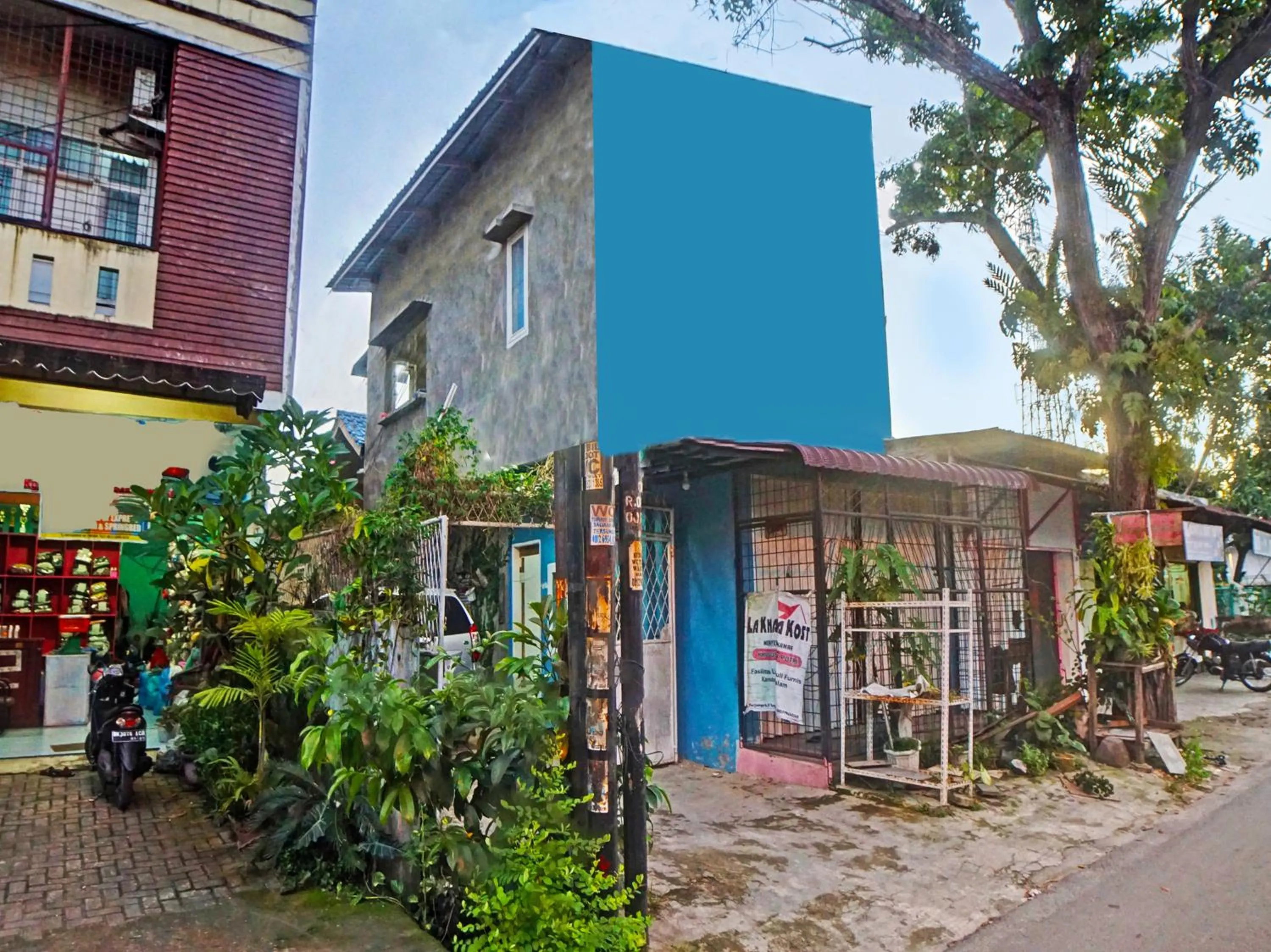 Property building in Hotel O La Khansa Homestay Syariah