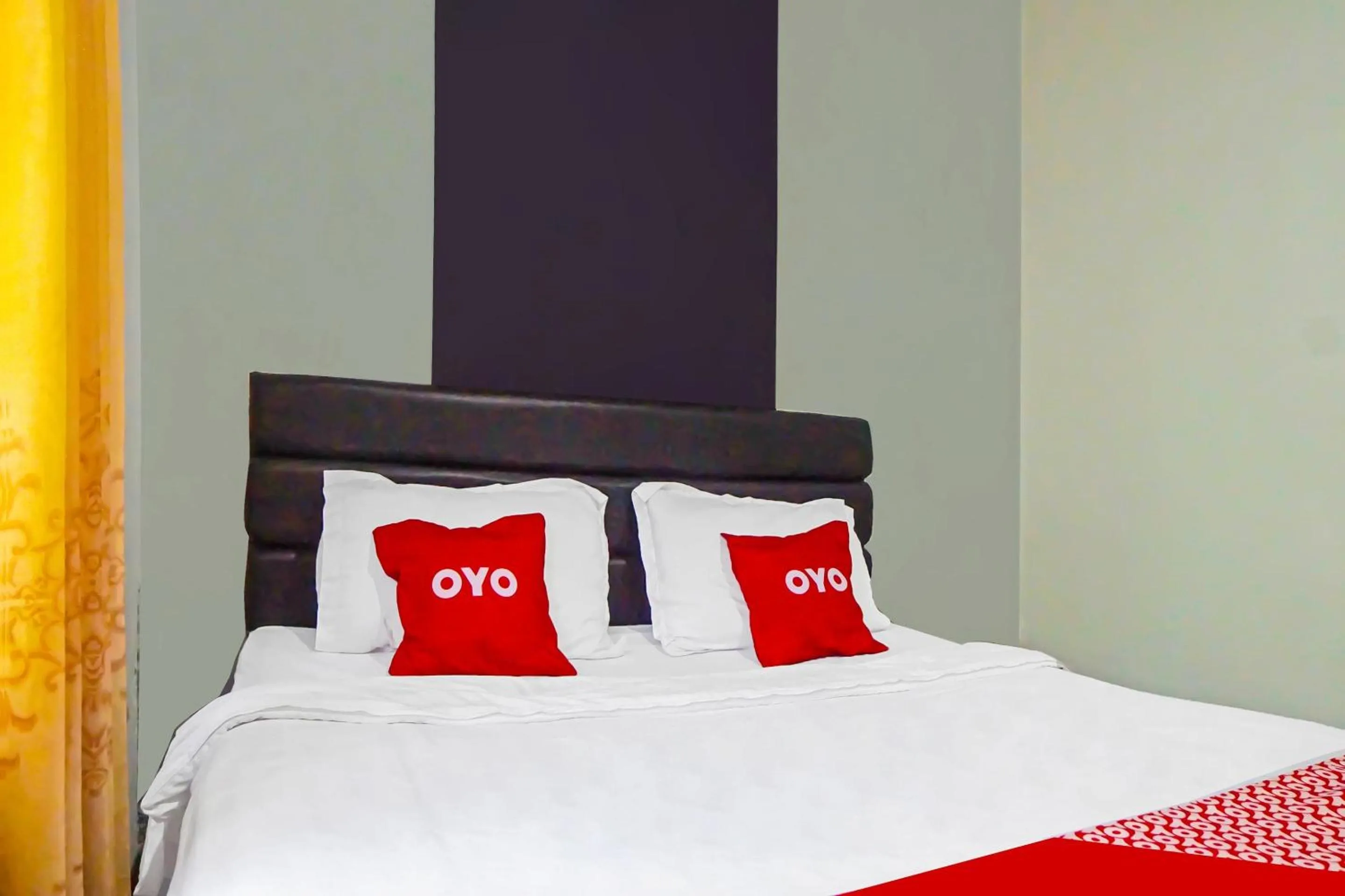 Bedroom, Bed in Hotel O Abadi Hotel