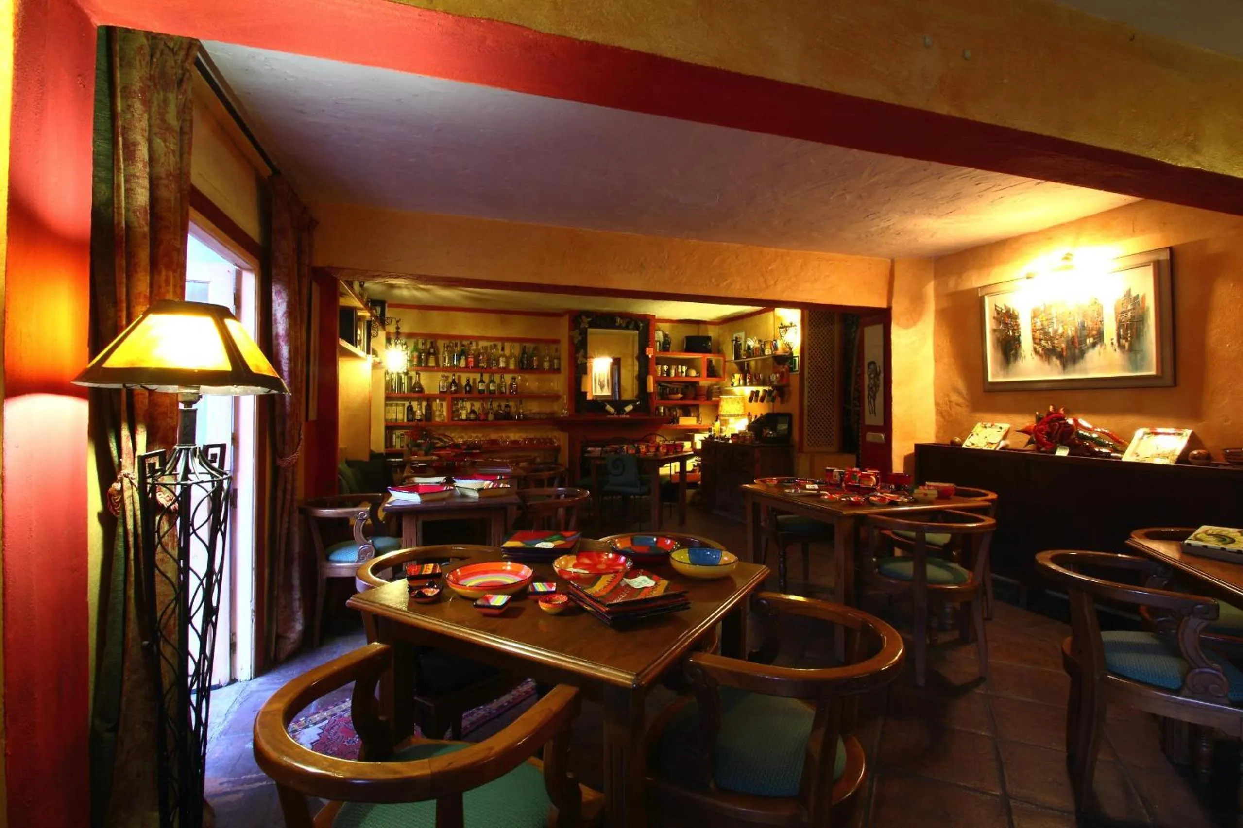 Restaurant/places to eat in Hotel Amanhavis