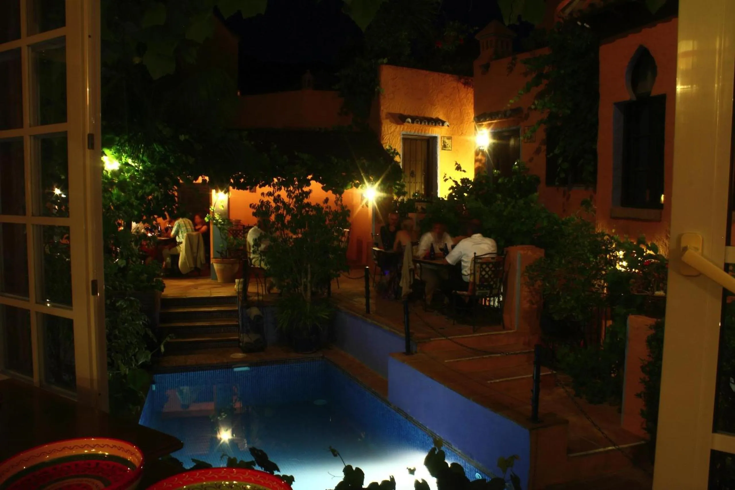 Restaurant/places to eat in Hotel Amanhavis