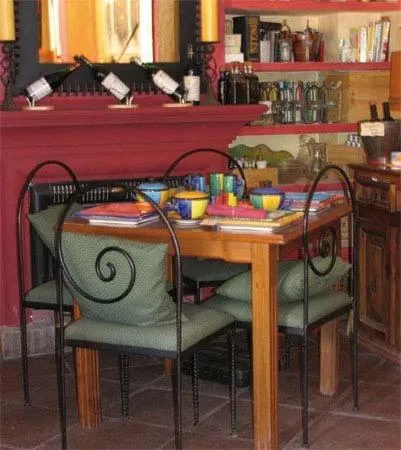 Restaurant/places to eat in Hotel Amanhavis