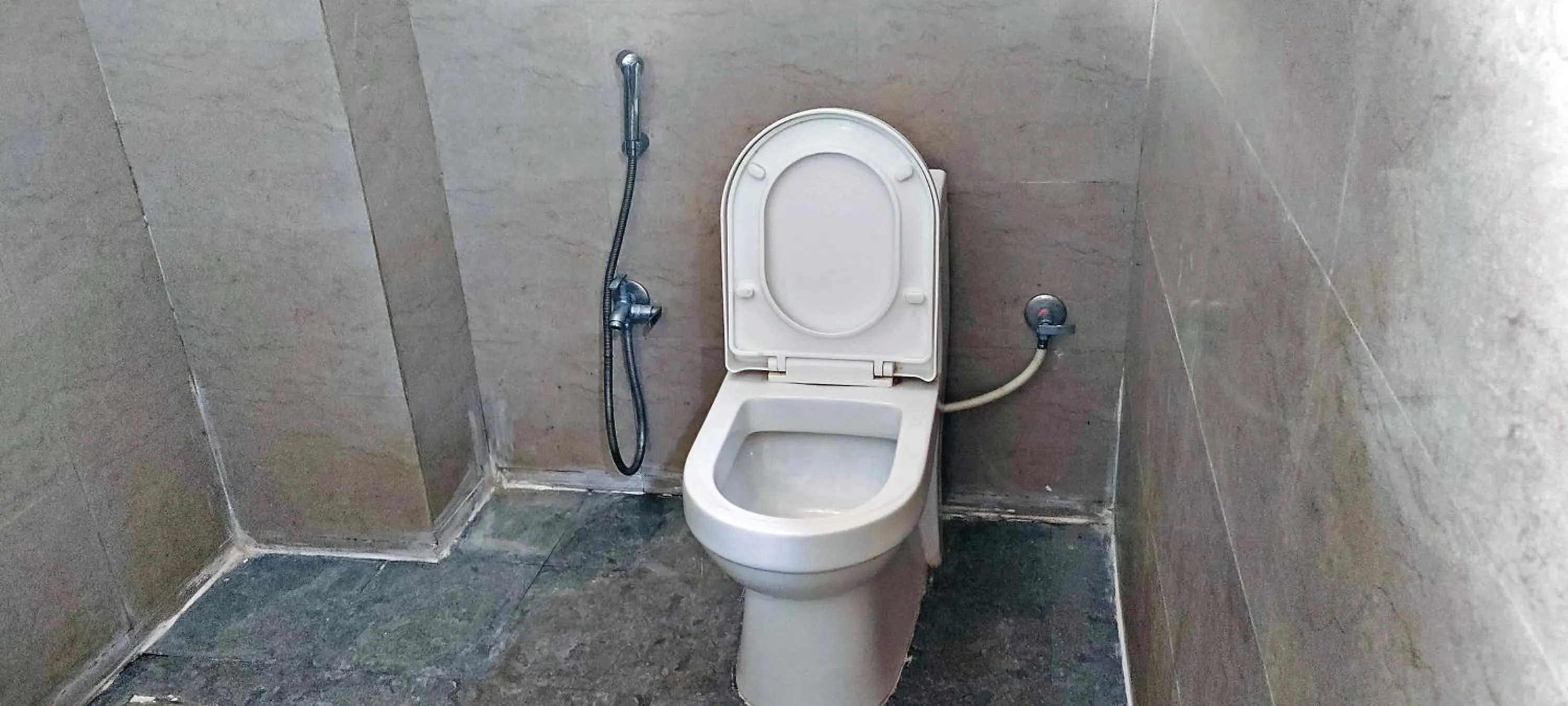 Bathroom in Hotel Keerthi