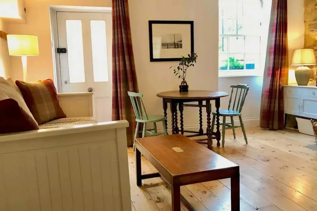 Beachfront apartment with wood burner & courtyard Beachfront apartment with wood burner & courtyard