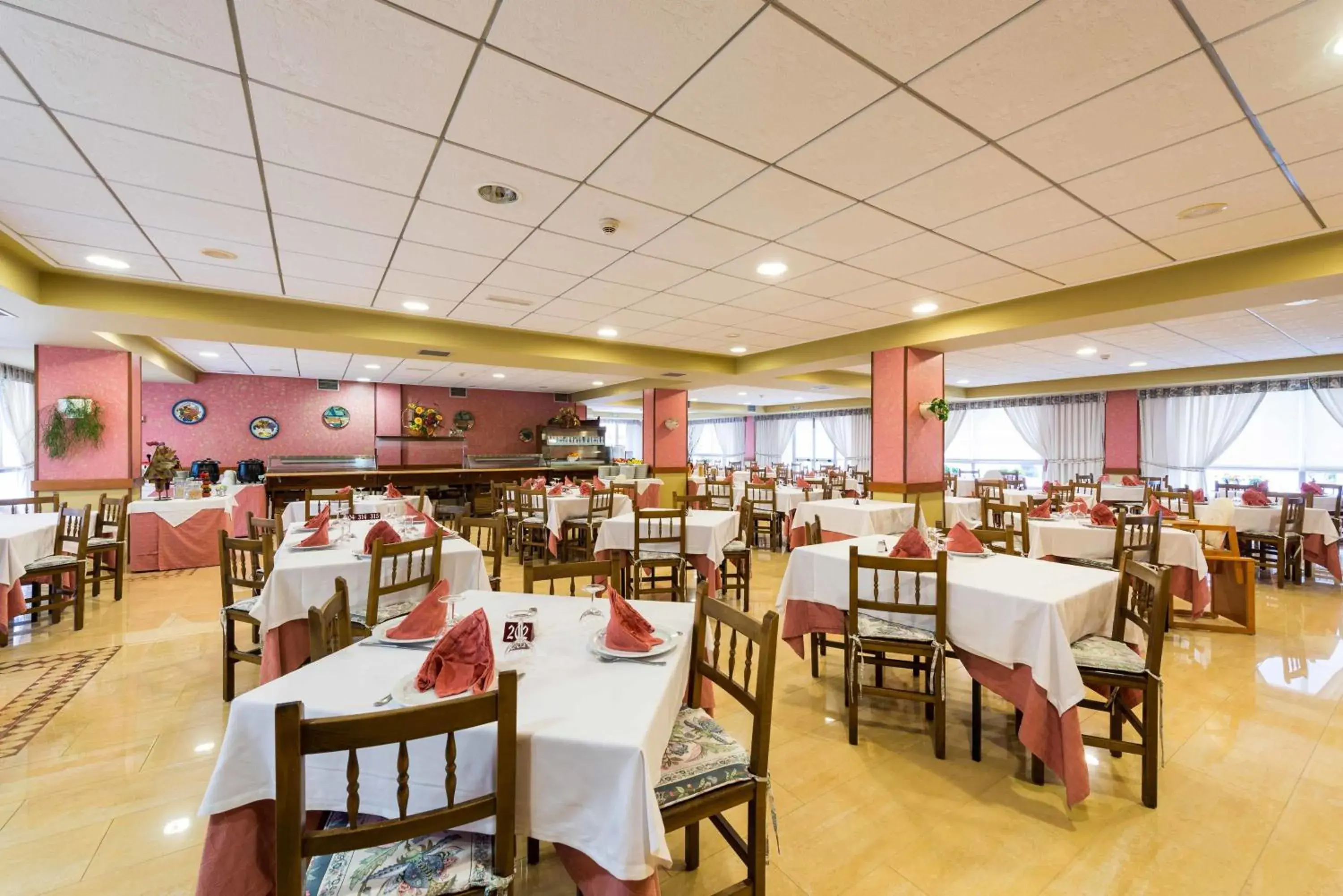 Restaurant/places to eat in Hotel Troncoso Restaurant/places to eat in Hotel Troncoso