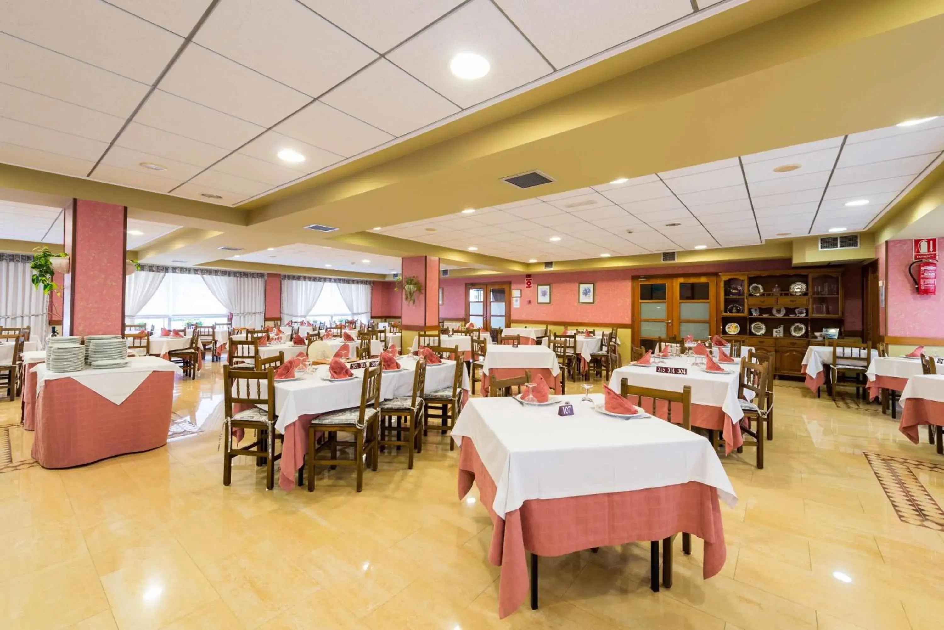 Restaurant/places to eat in Hotel Troncoso Restaurant/places to eat in Hotel Troncoso