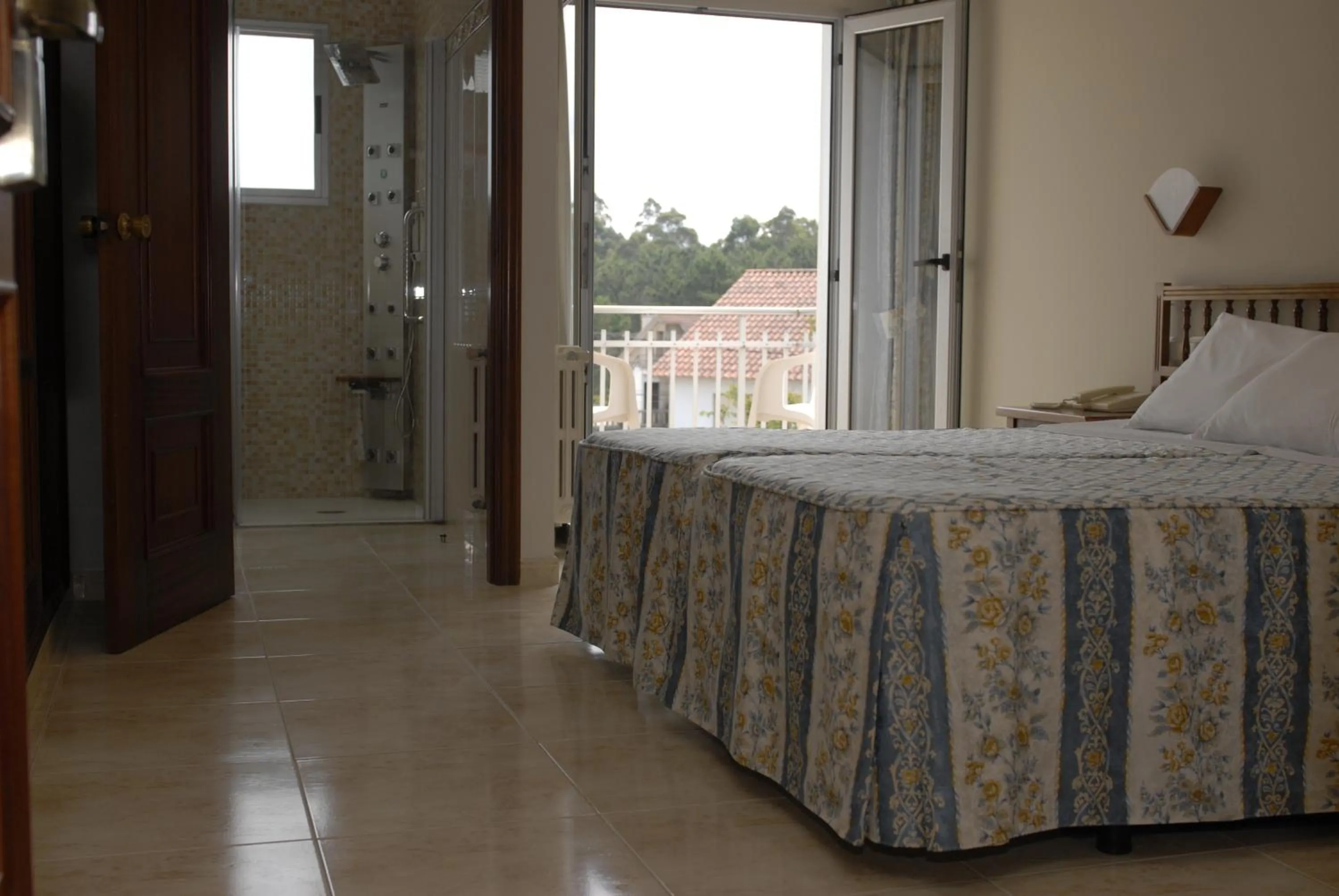 Photo of the whole room, Bed in Hotel Troncoso