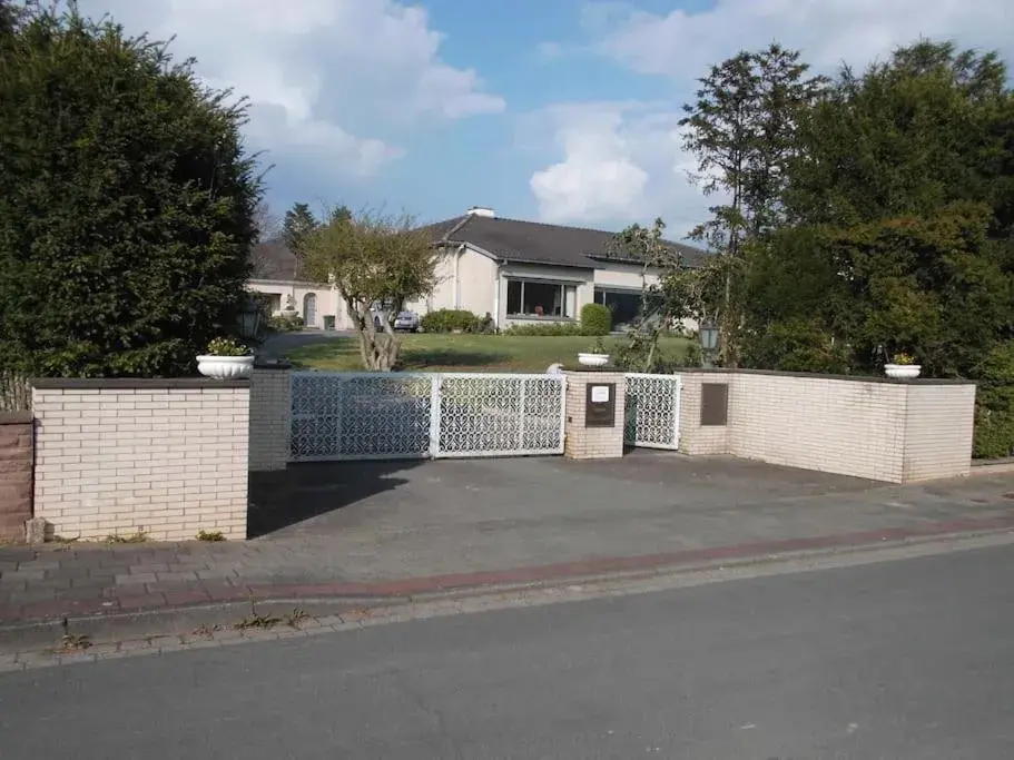 Villa mit Auffahrt Villa mit Auffahrt