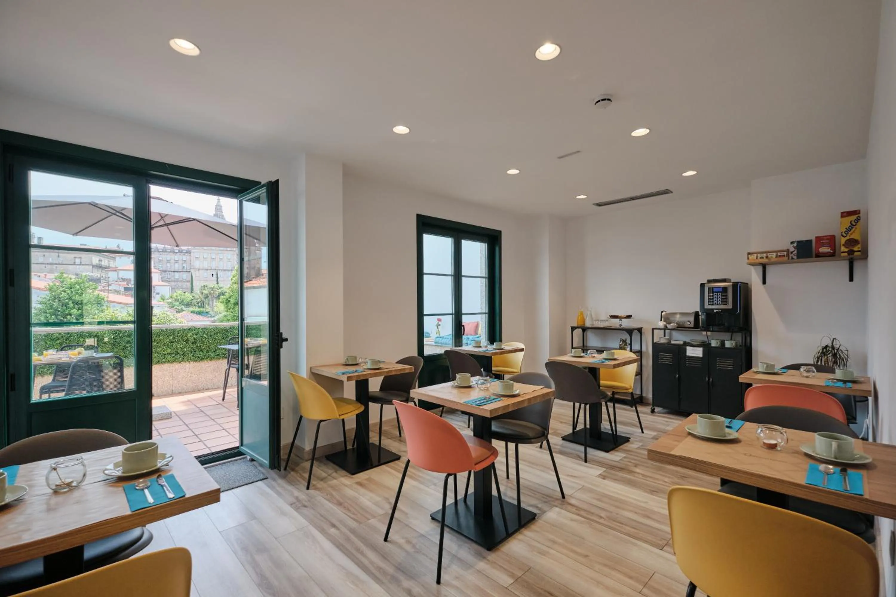 Breakfast in Hotel Pombal Rooms