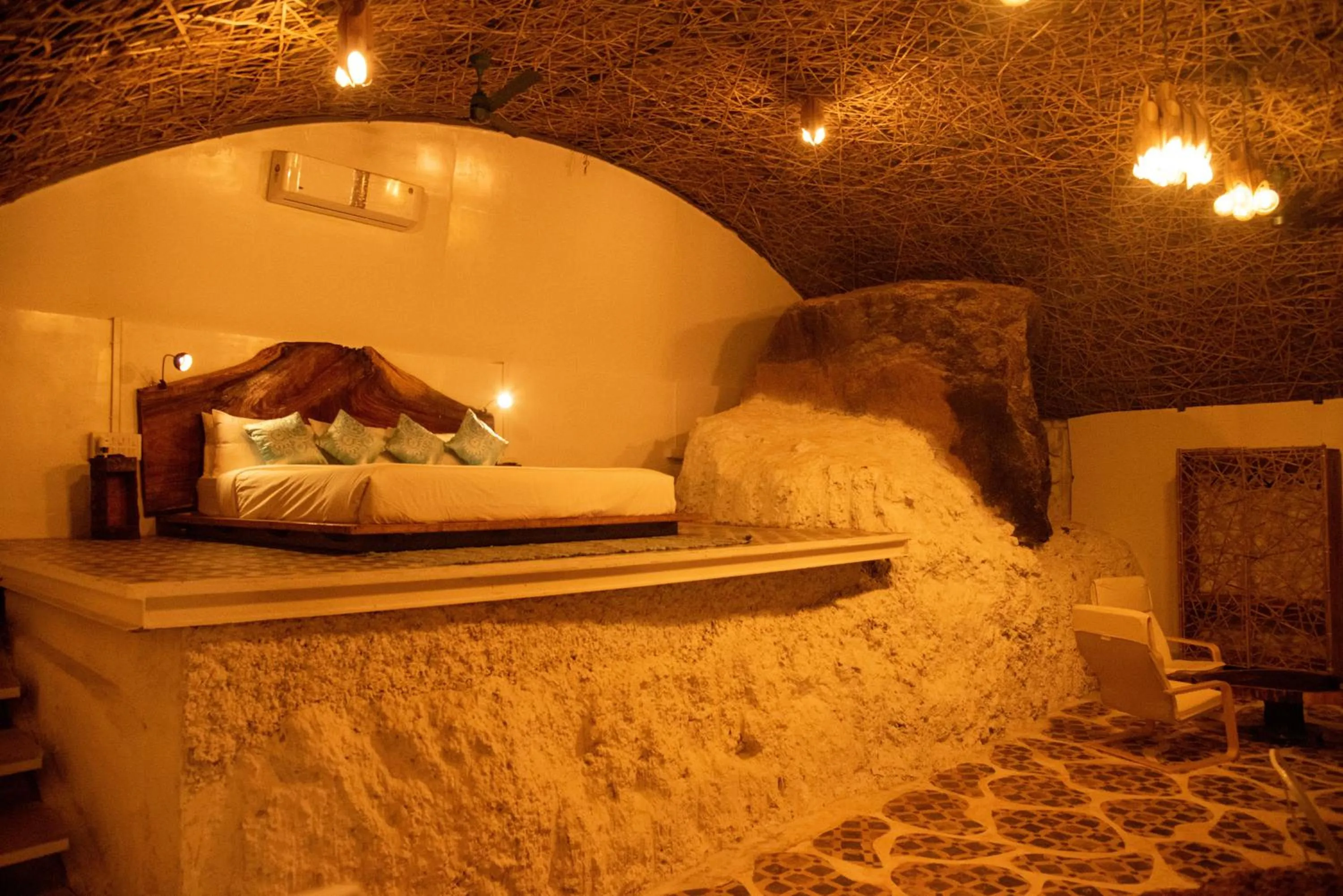 Bed in Obrigado by Craftels