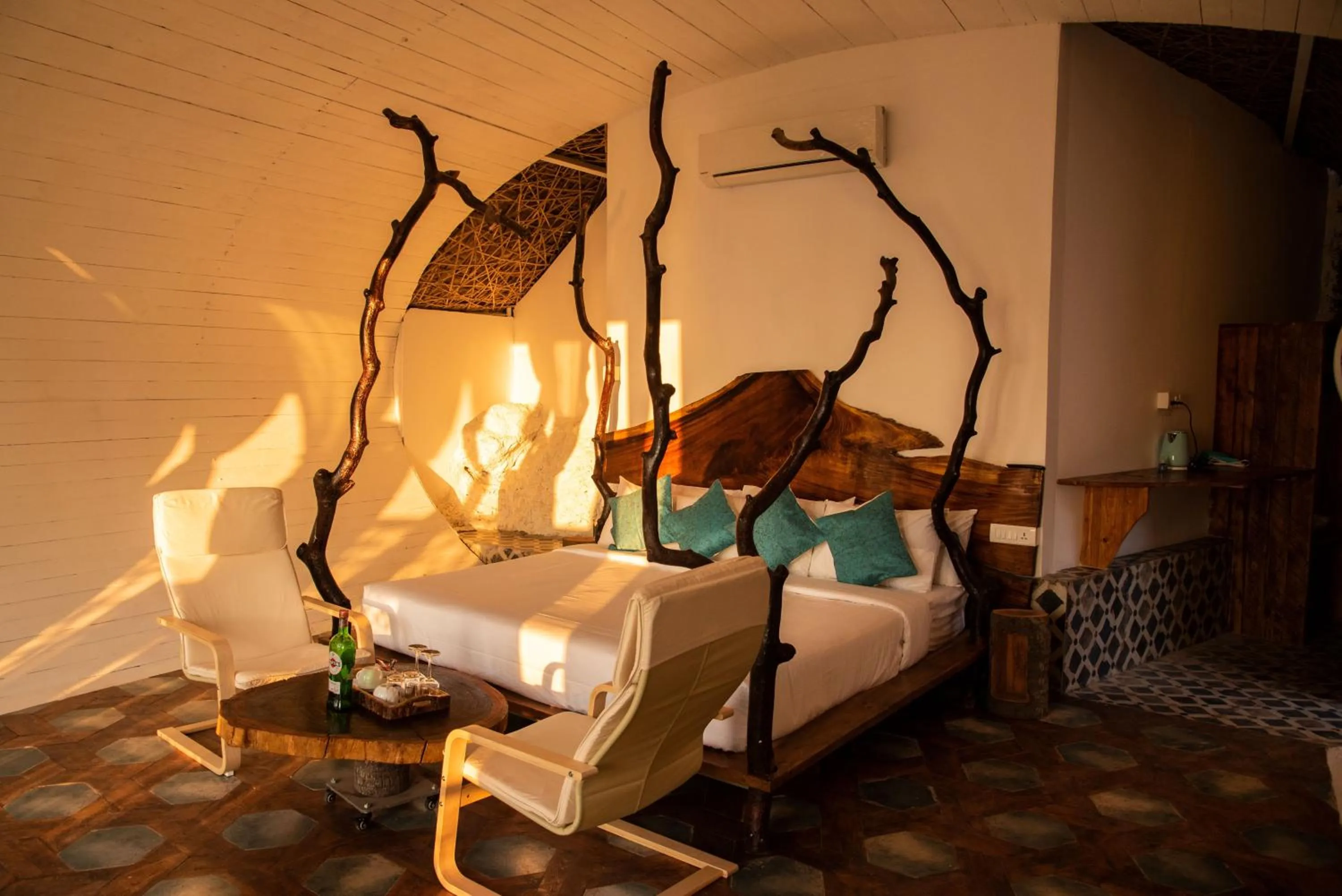 Restaurant/places to eat, Bed in Obrigado by Craftels