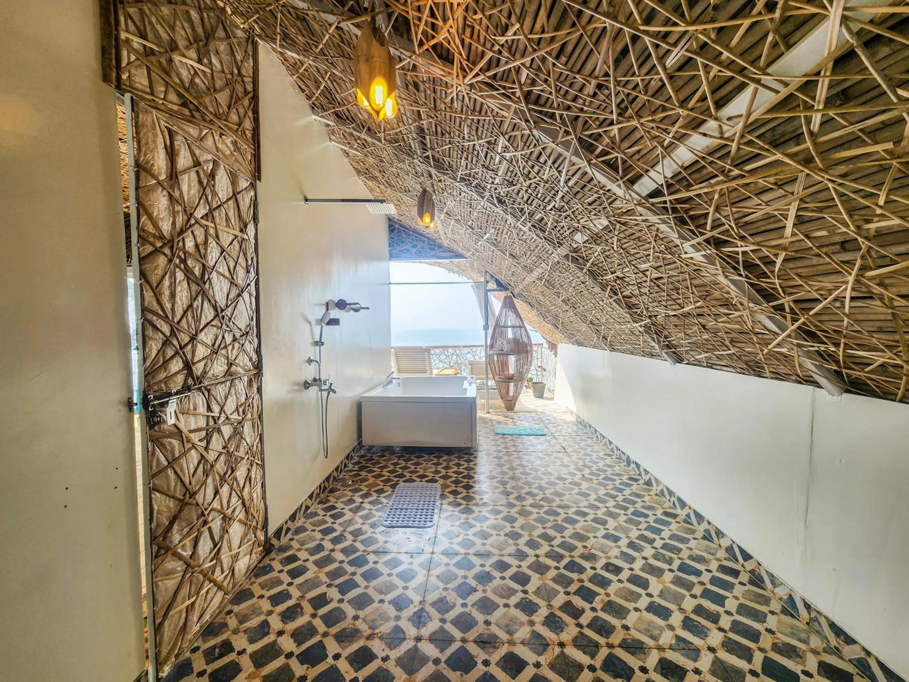 Bath in Obrigado by Craftels