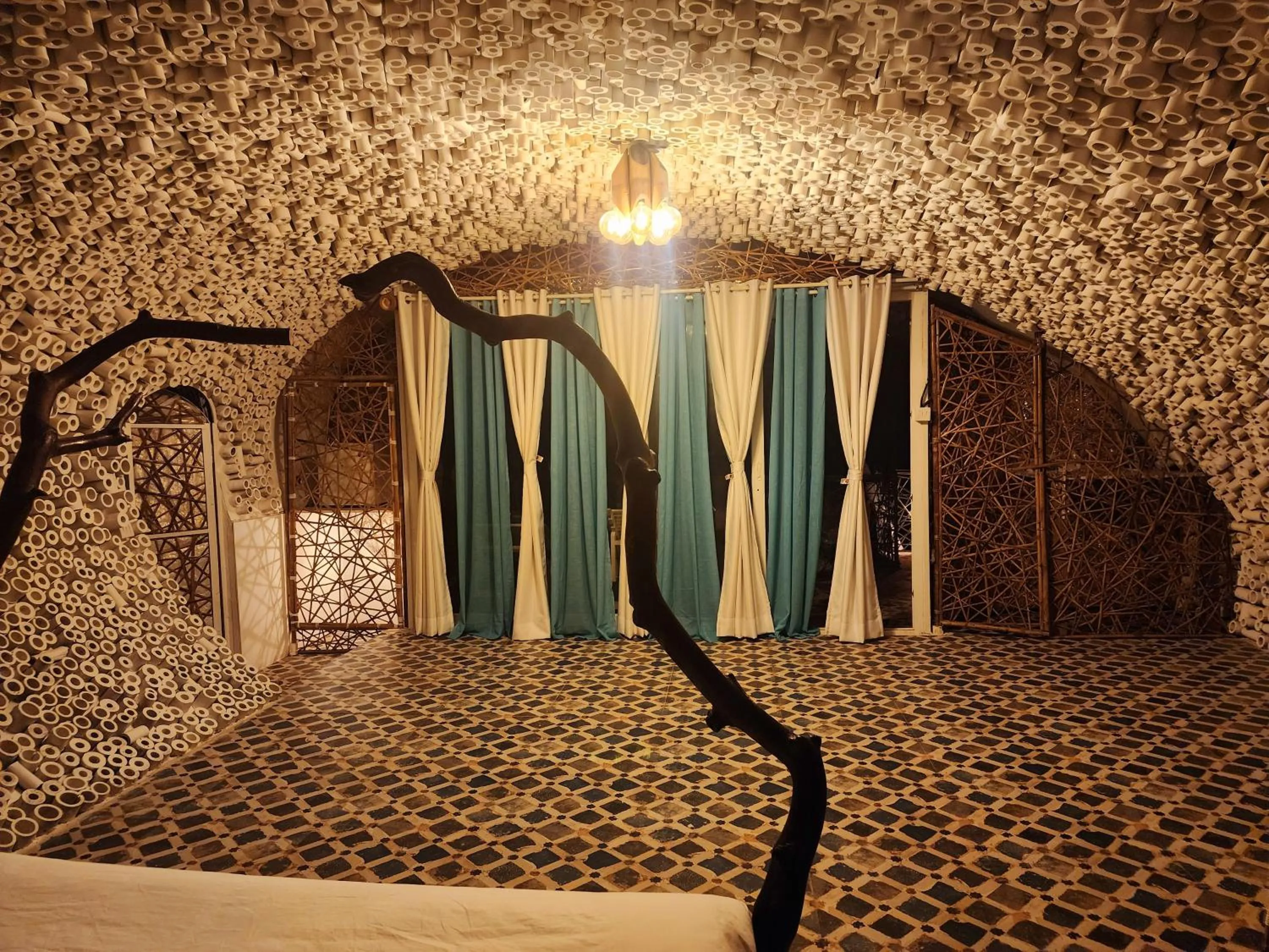 Restaurant/places to eat, Bed in Obrigado by Craftels