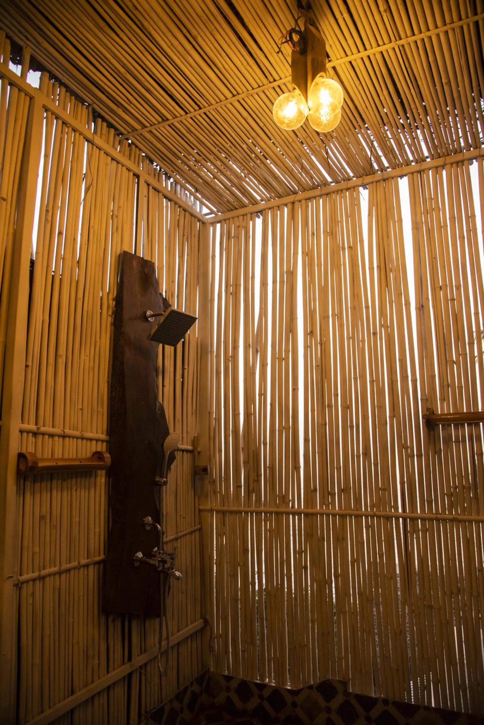 Shower in Obrigado by Craftels