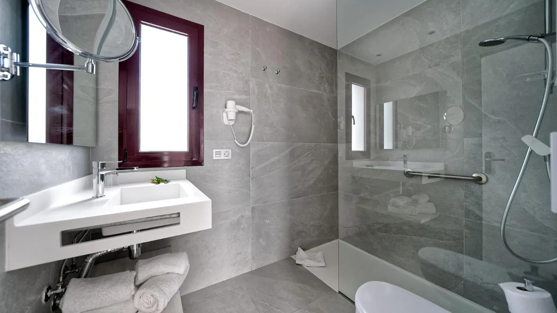 Superior Double Room in Broncemar Beach Suites Superior Double Room in Broncemar Beach Suites