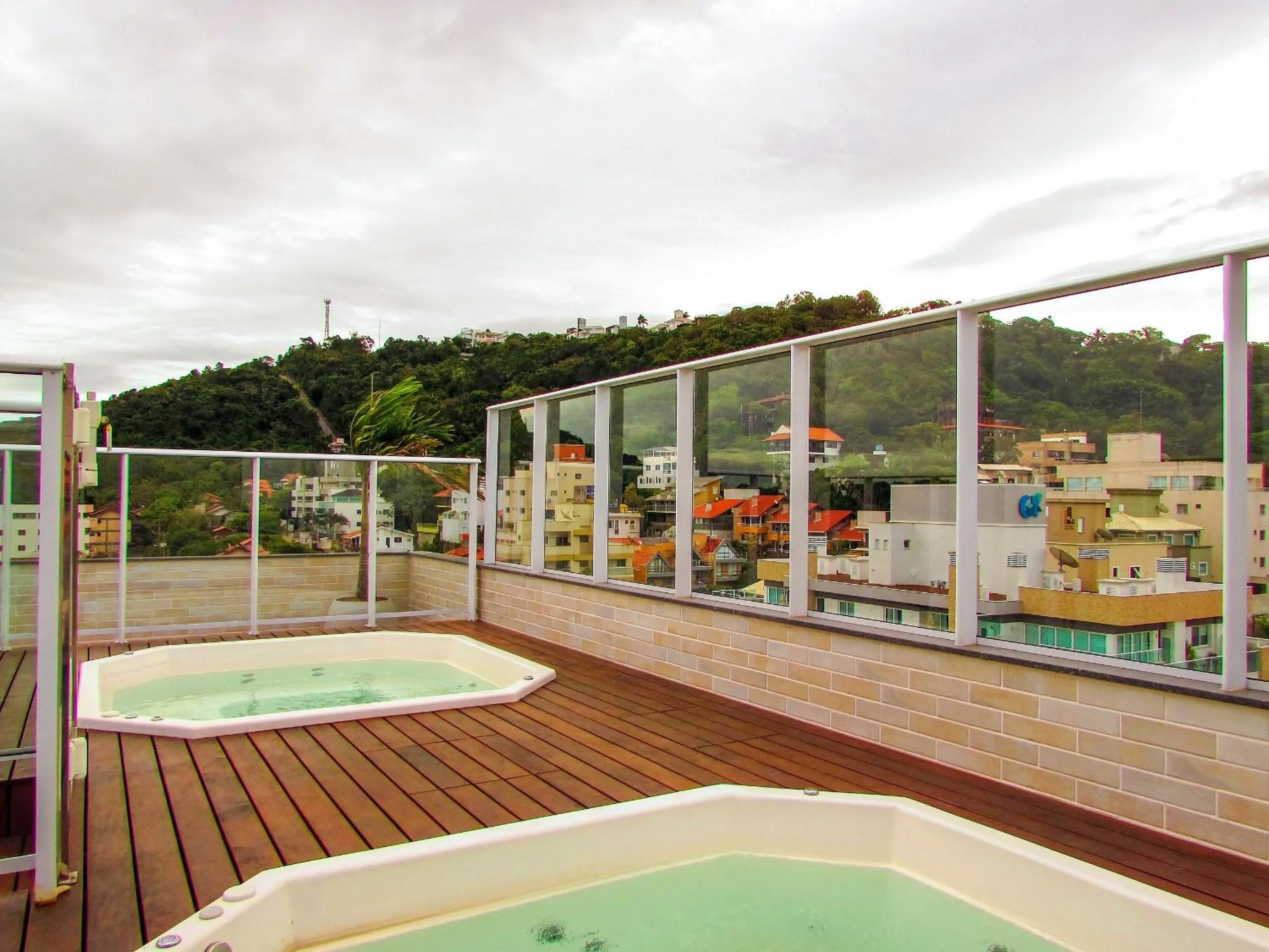 Hot Tub in VDC-225 Moderno monoambiente a pocos mts del mar de Bombinhas