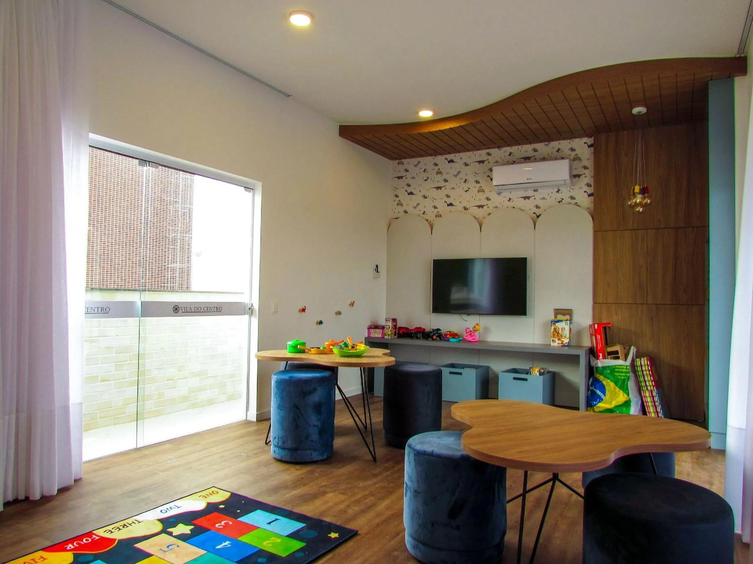 Kids's club in VDC-225 Moderno monoambiente a pocos mts del mar de Bombinhas