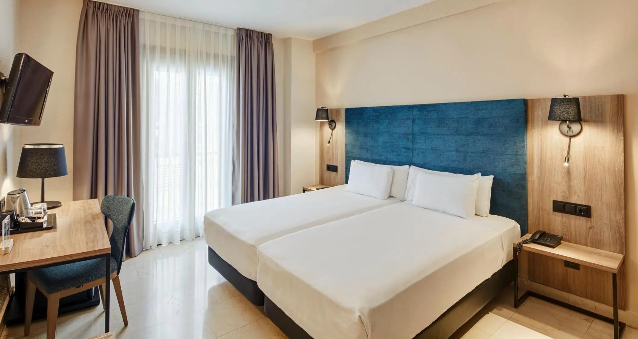 Photo of the whole room, Bed in Hotel Sercotel Alfonso VI