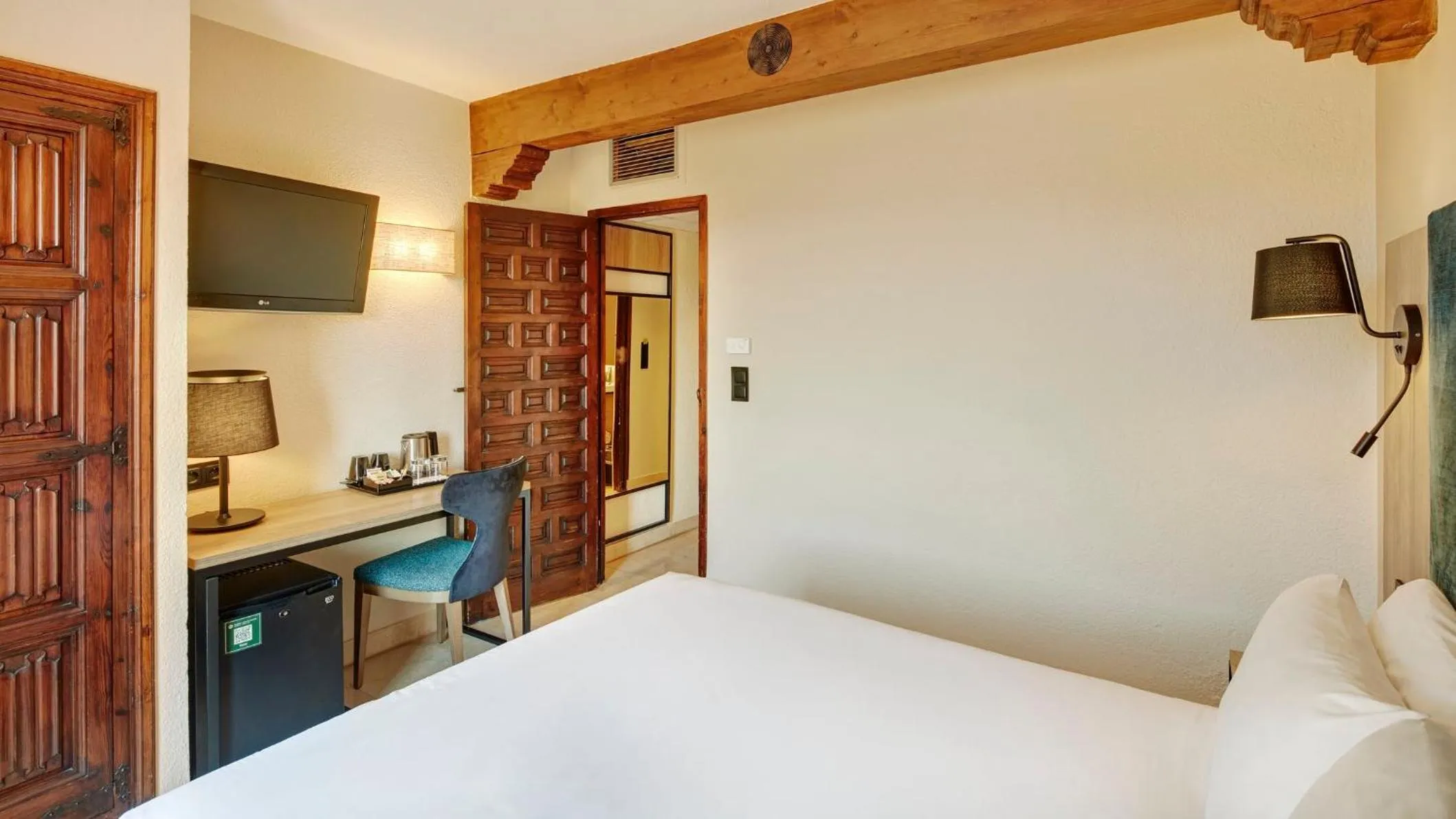 Photo of the whole room, Bed in Hotel Sercotel Alfonso VI