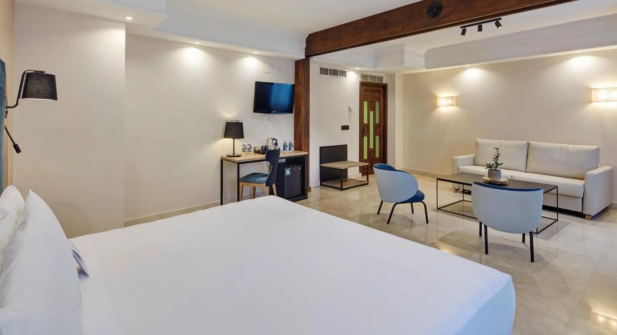 Photo of the whole room, Bed in Hotel Sercotel Alfonso VI